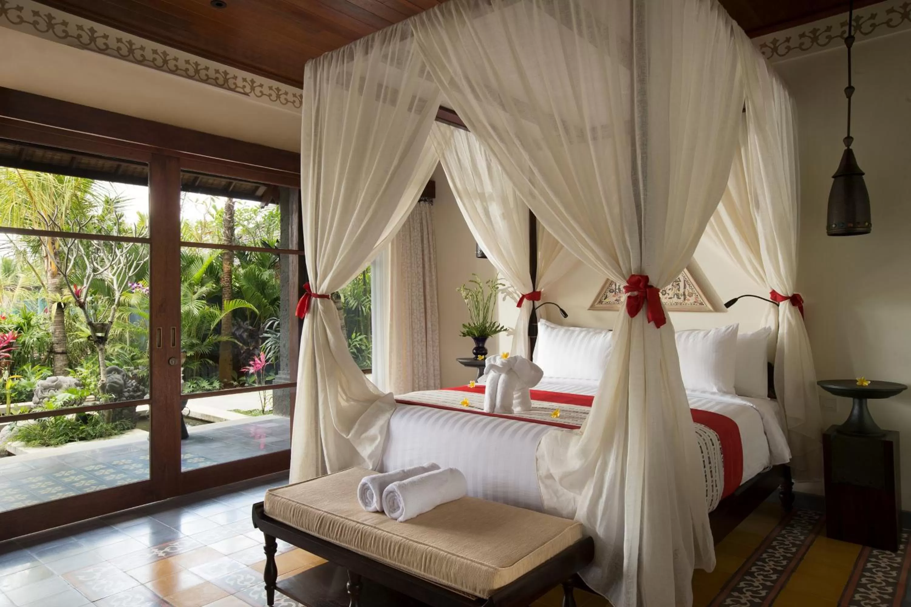 Bed in Dwaraka The Royal Villas