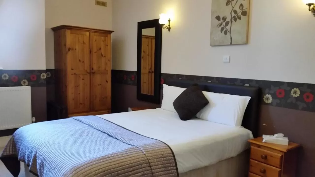 Bedroom, Bed in Haughton Hall Hotel & Leisure Club
