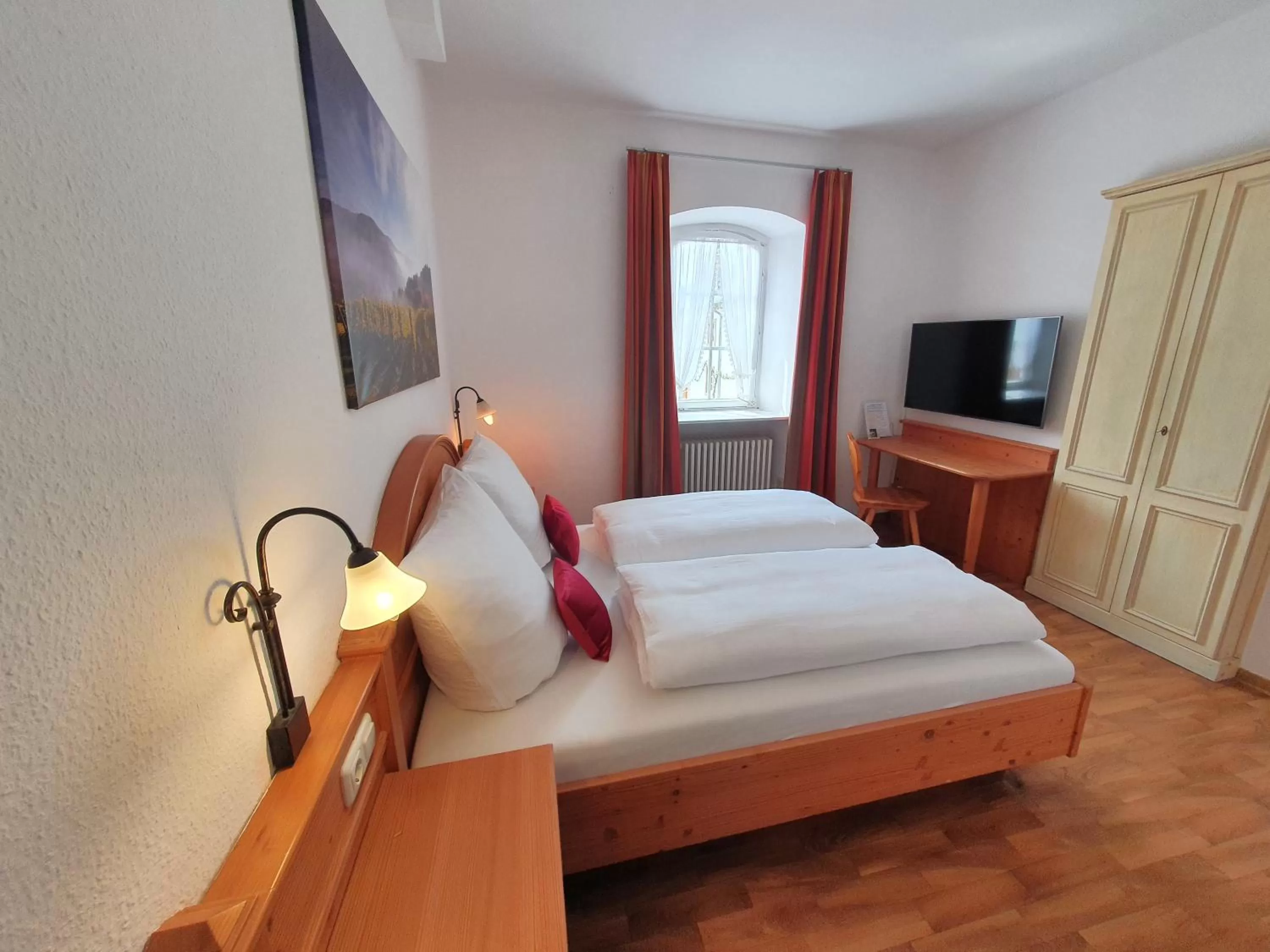 Photo of the whole room, Bed in Hotel und Weingut Karlsmühle