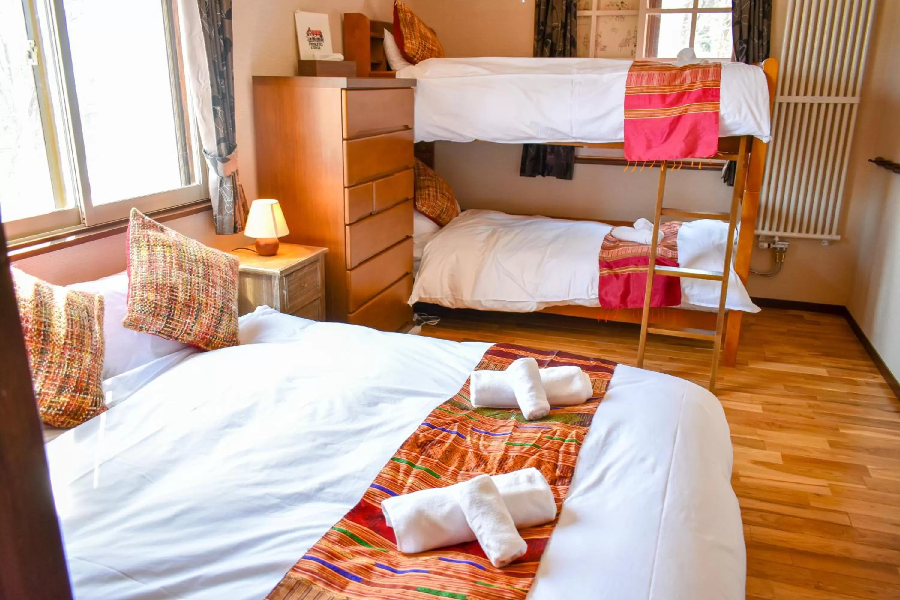 bunk bed, Bed in Panketo Lodge & Yoga Studio