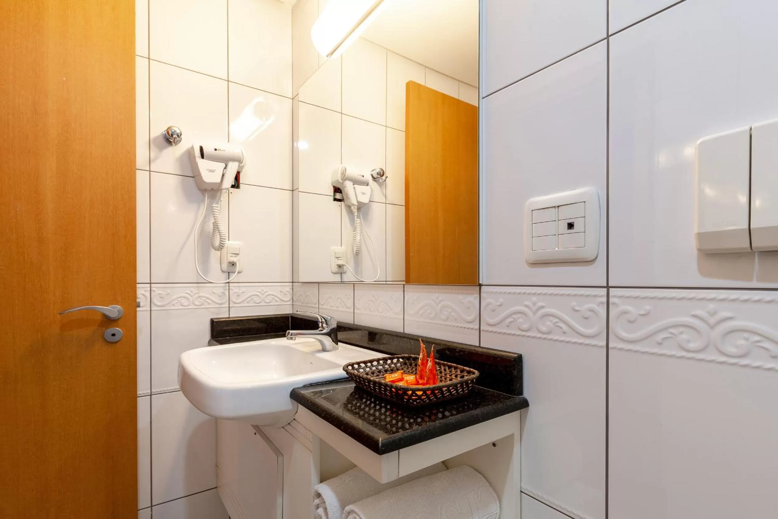 Bathroom in Tri Hotel Executive Caxias