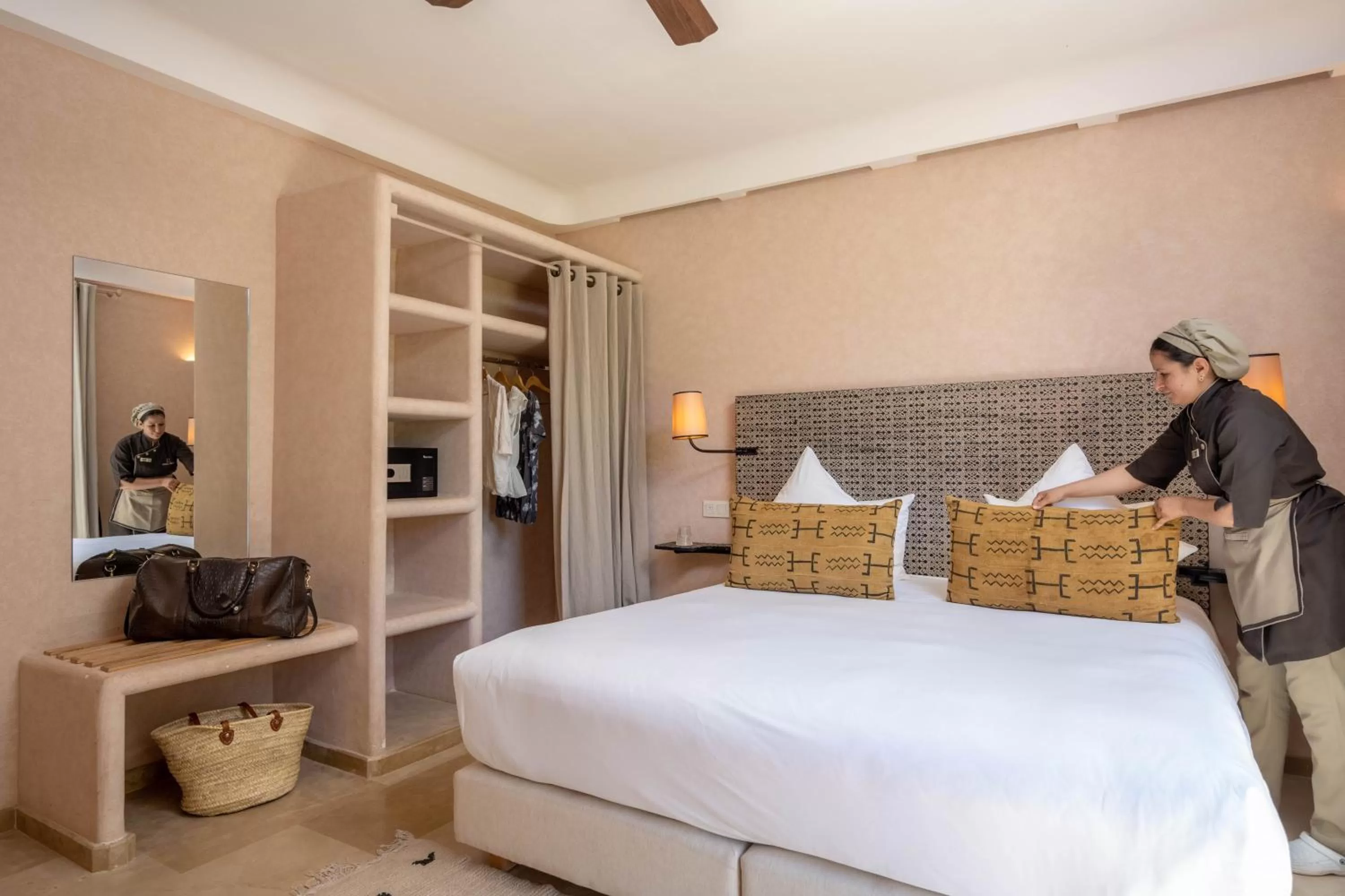 Bedroom, Bed in Oasis lodges