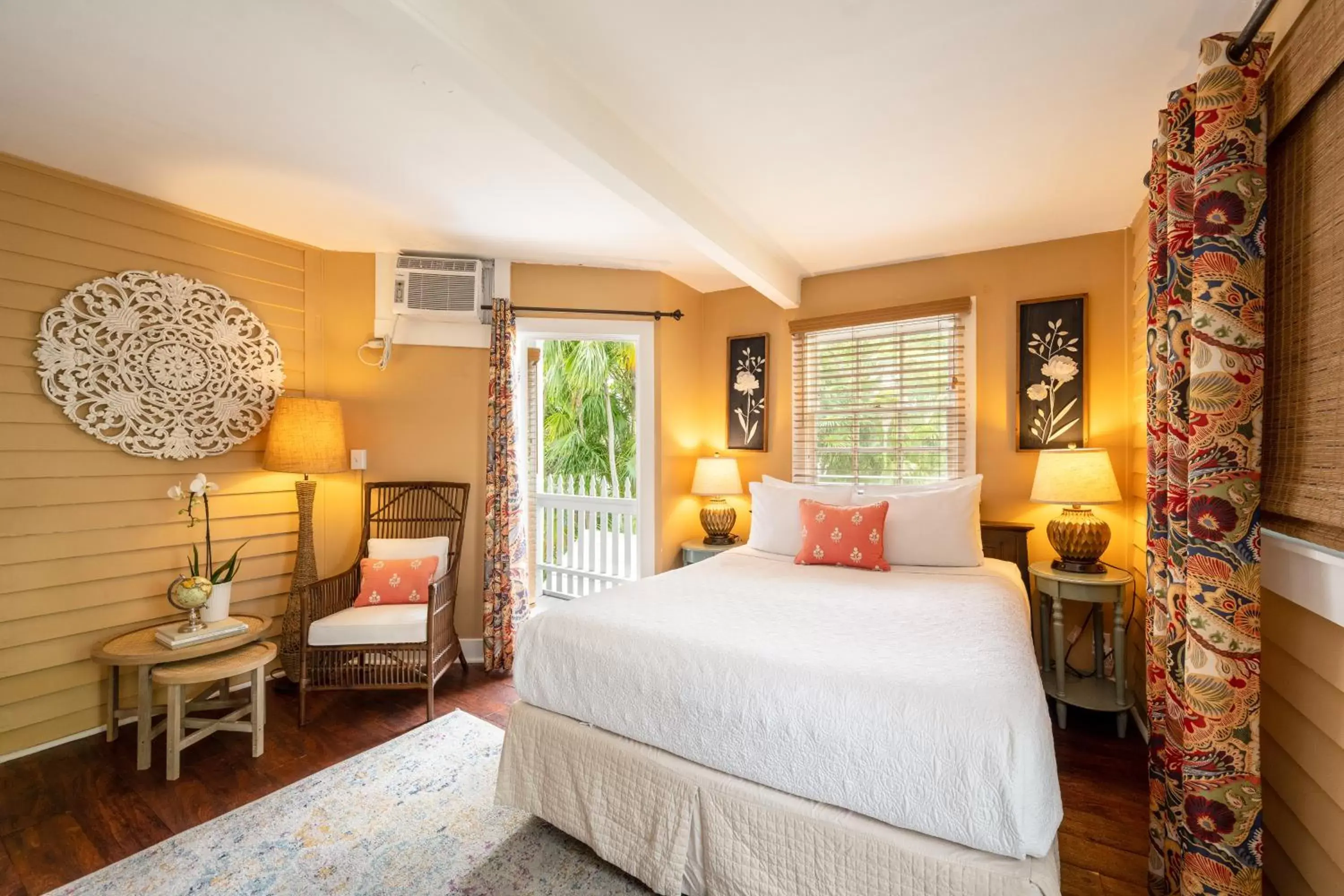 Sunset Room in Old Town Manor Sunset Room in Old Town Manor