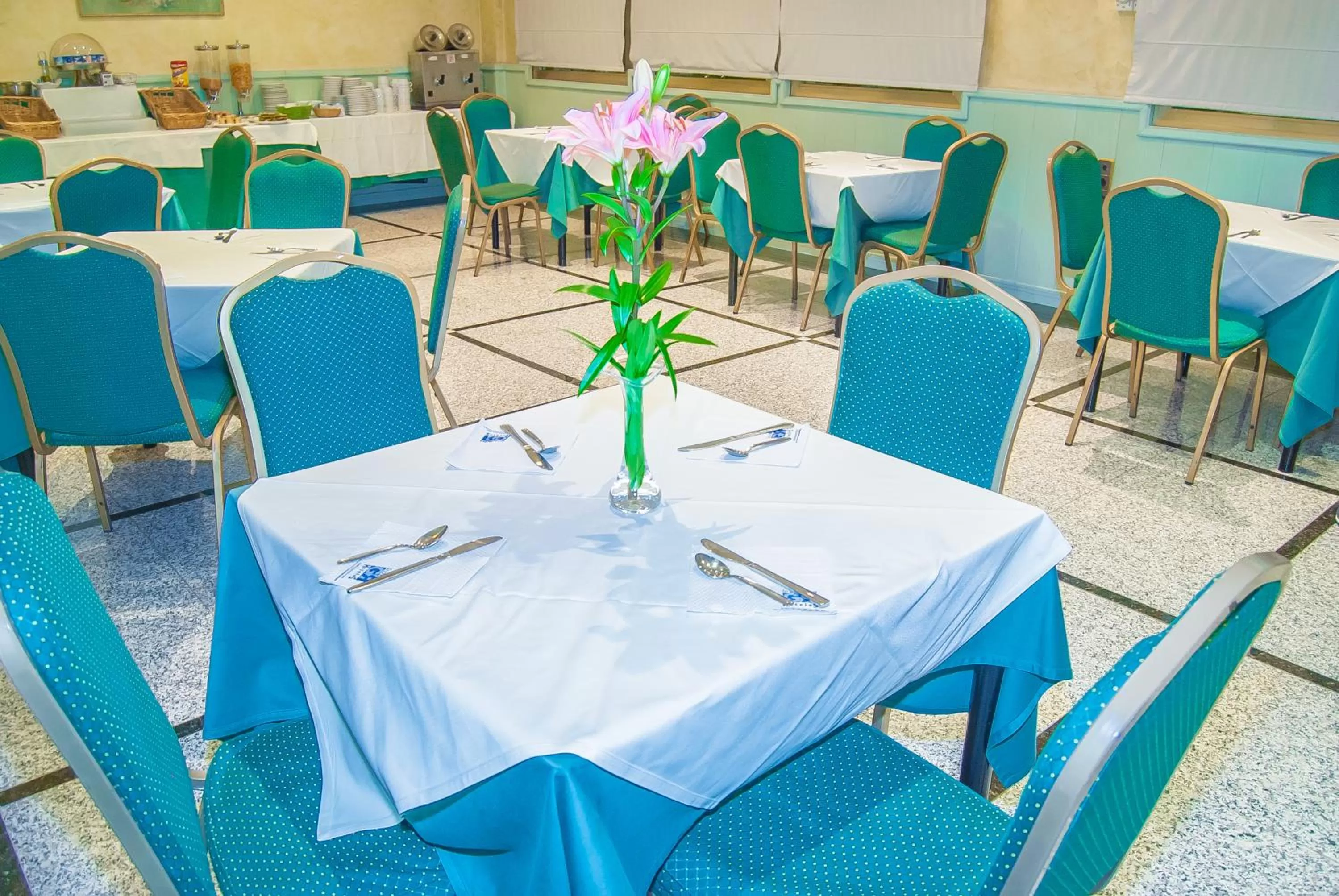 Restaurant/places to eat in Ana María