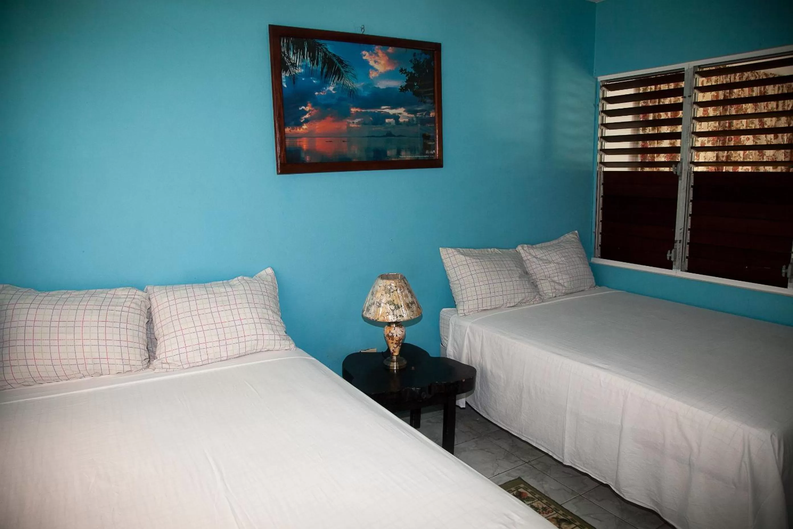 Bedroom, Bed in Yellow Bird Sea