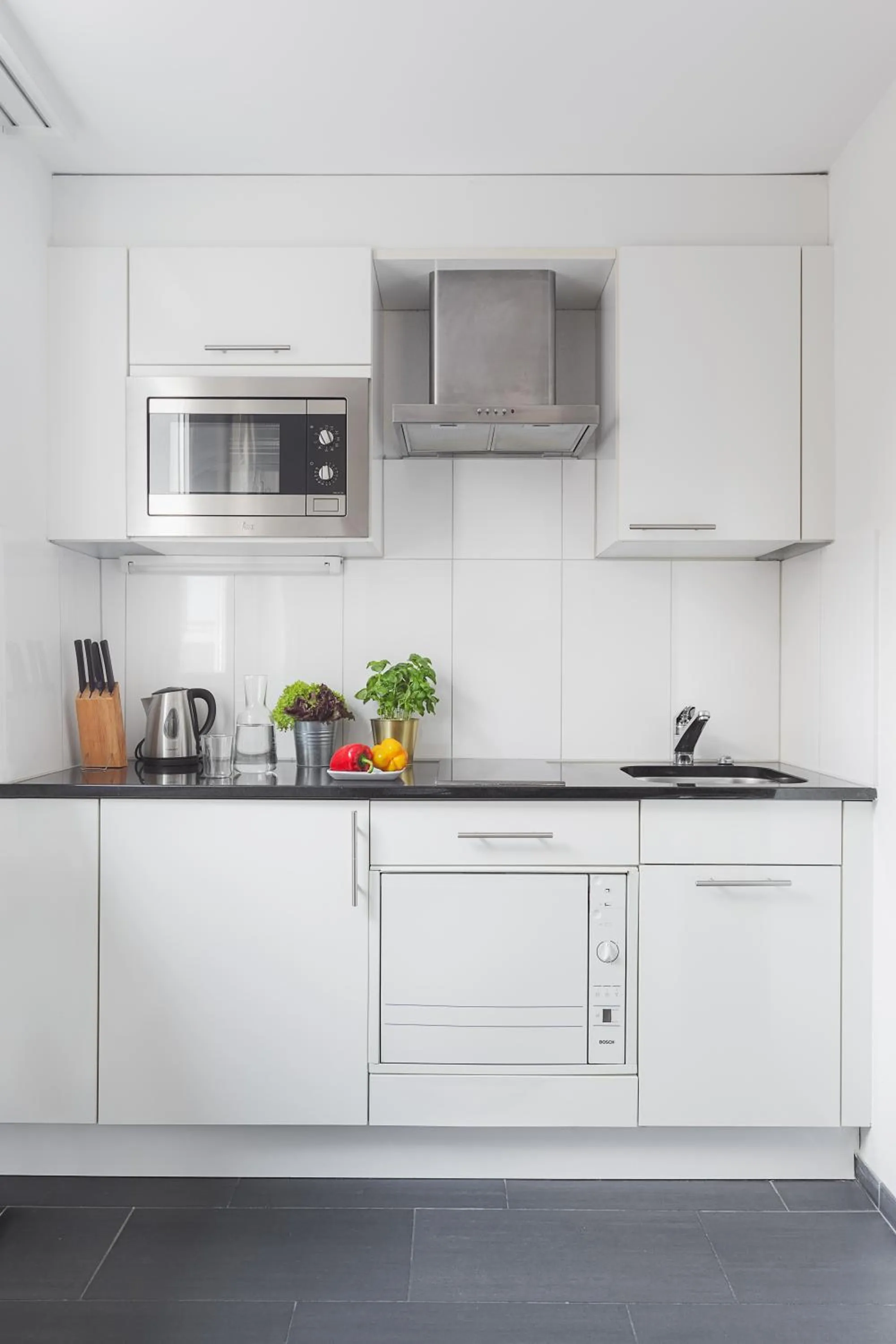 Kitchen or kitchenette in Swiss Star Zurich Sihlfeld - Self Check-In