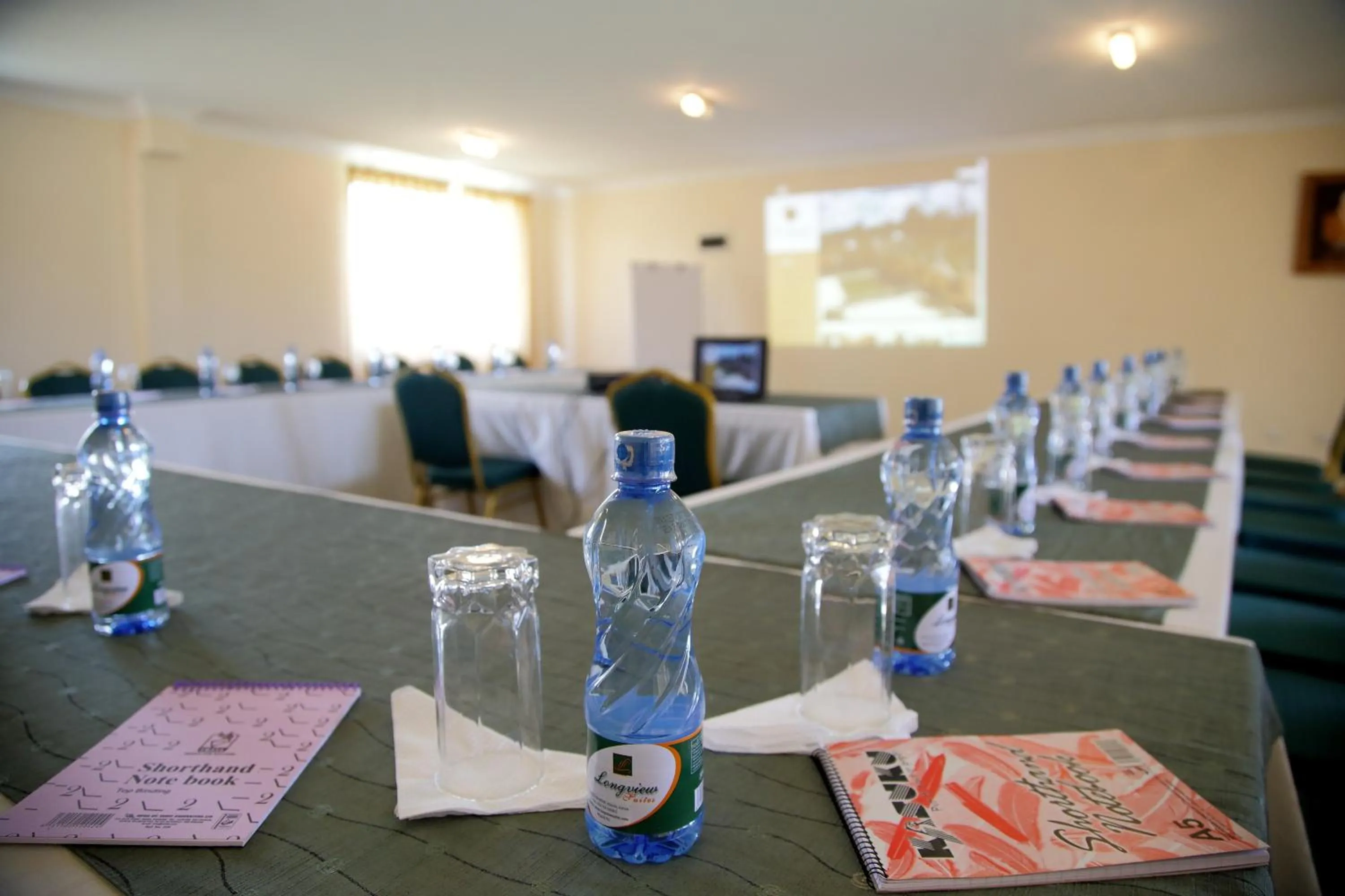 Meeting/conference room in Longview Suites Hotel