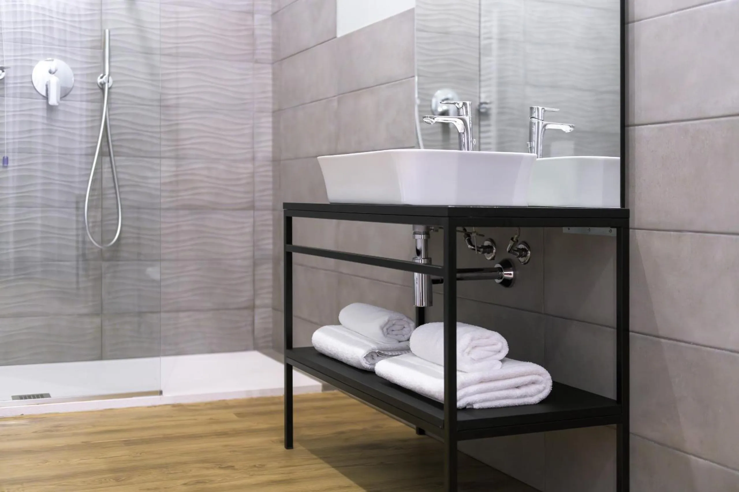 Shower in Regina del Garda Suite