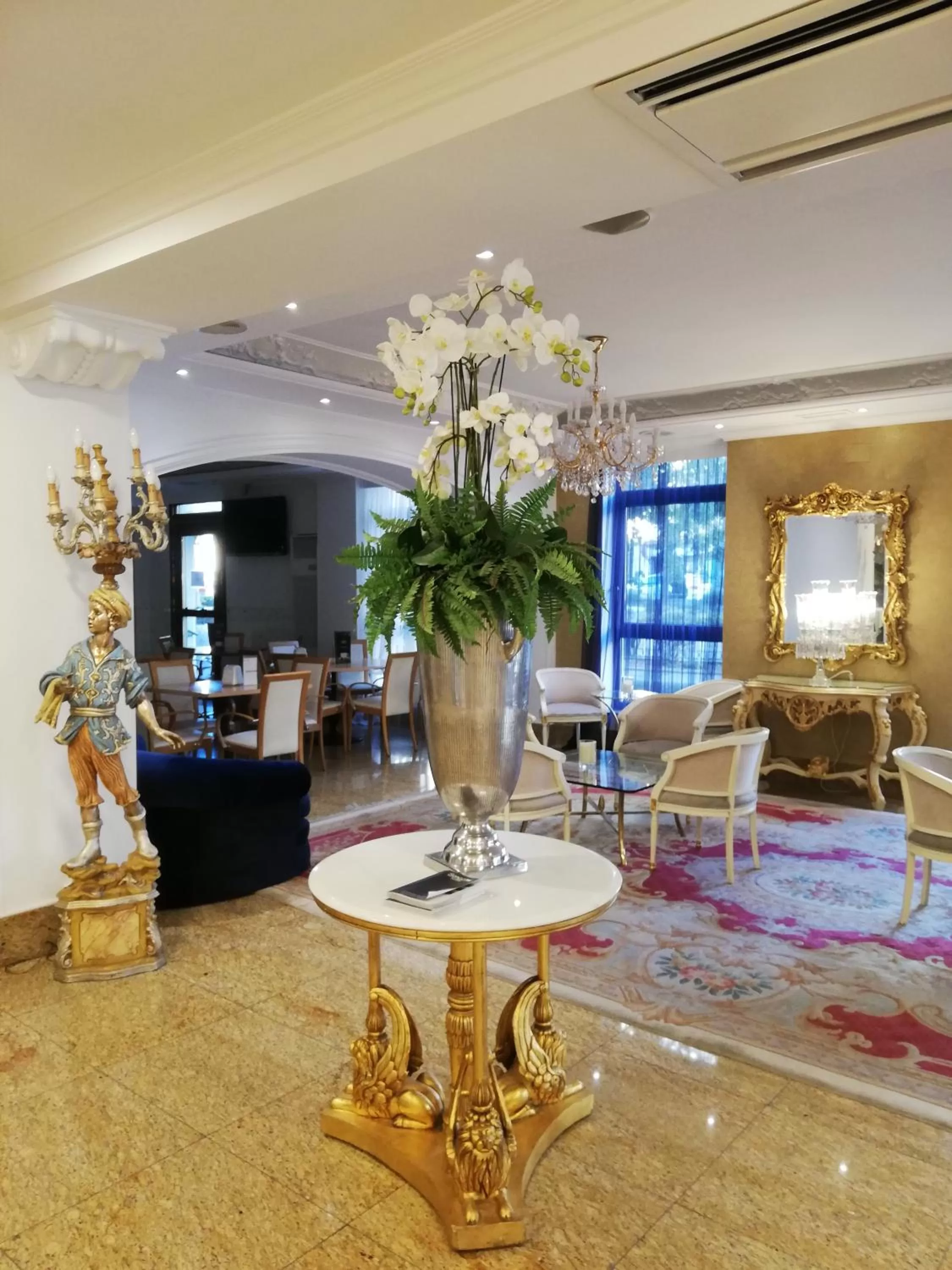 Lobby or reception in Artheus Carmelitas Salamanca