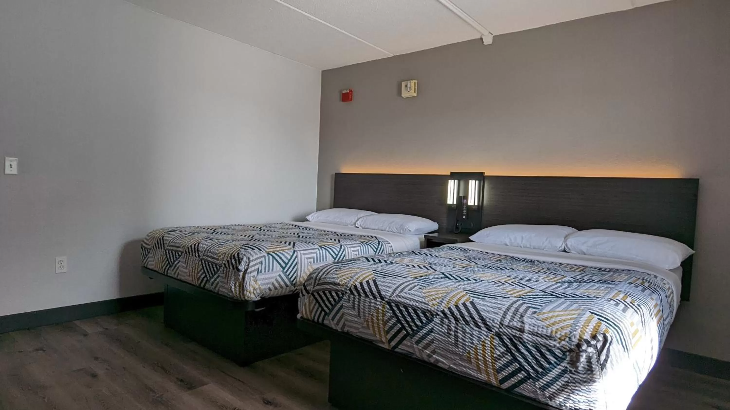 Bed in Motel 6-Leominster, MA