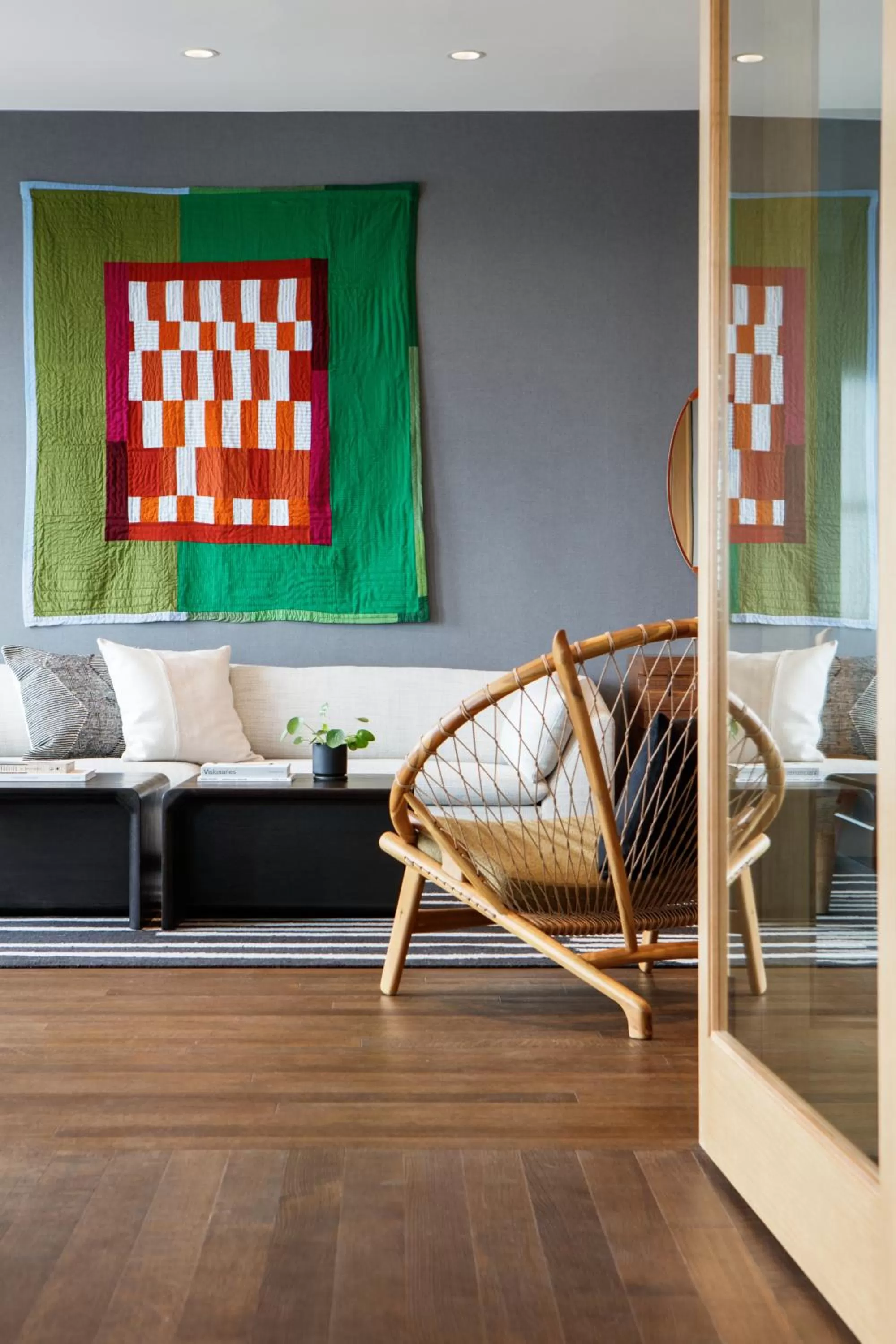 Living room in Kimpton - Harper Hotel by IHG