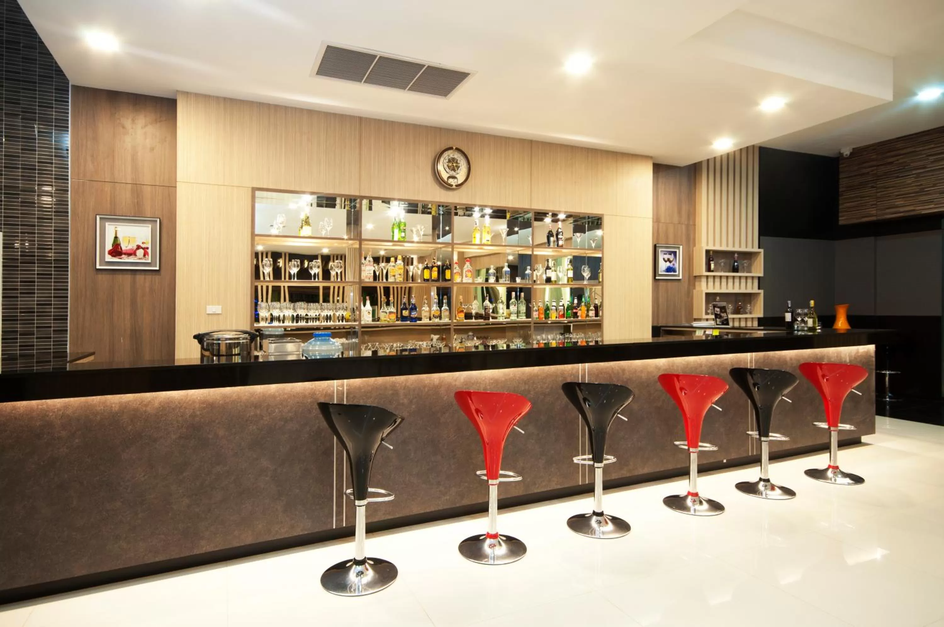 Lounge or bar in Eastpana Hotel - SHA Extra Plus