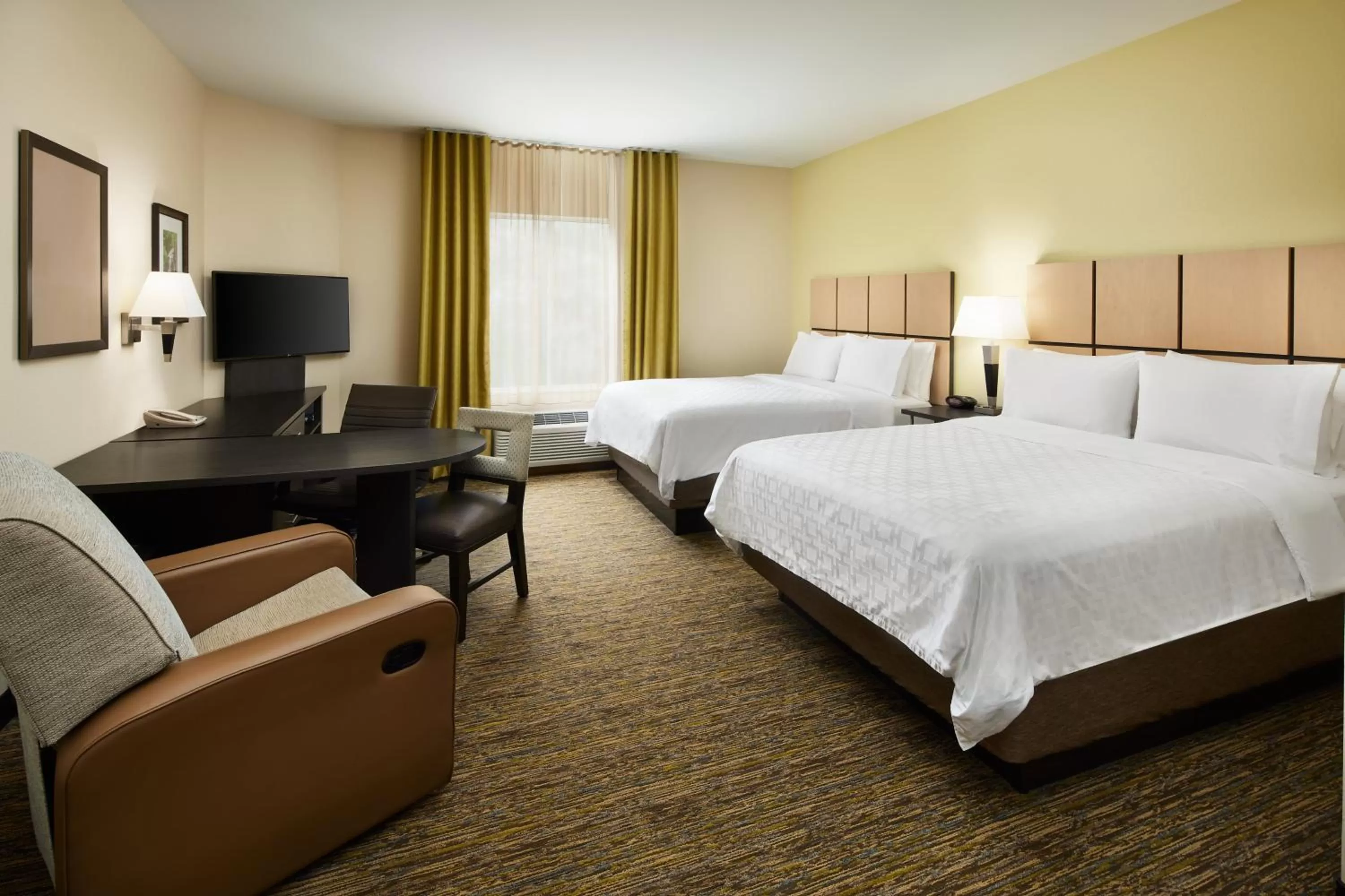 Photo of the whole room, Bed in Candlewood Suites Valdosta Mall by IHG
