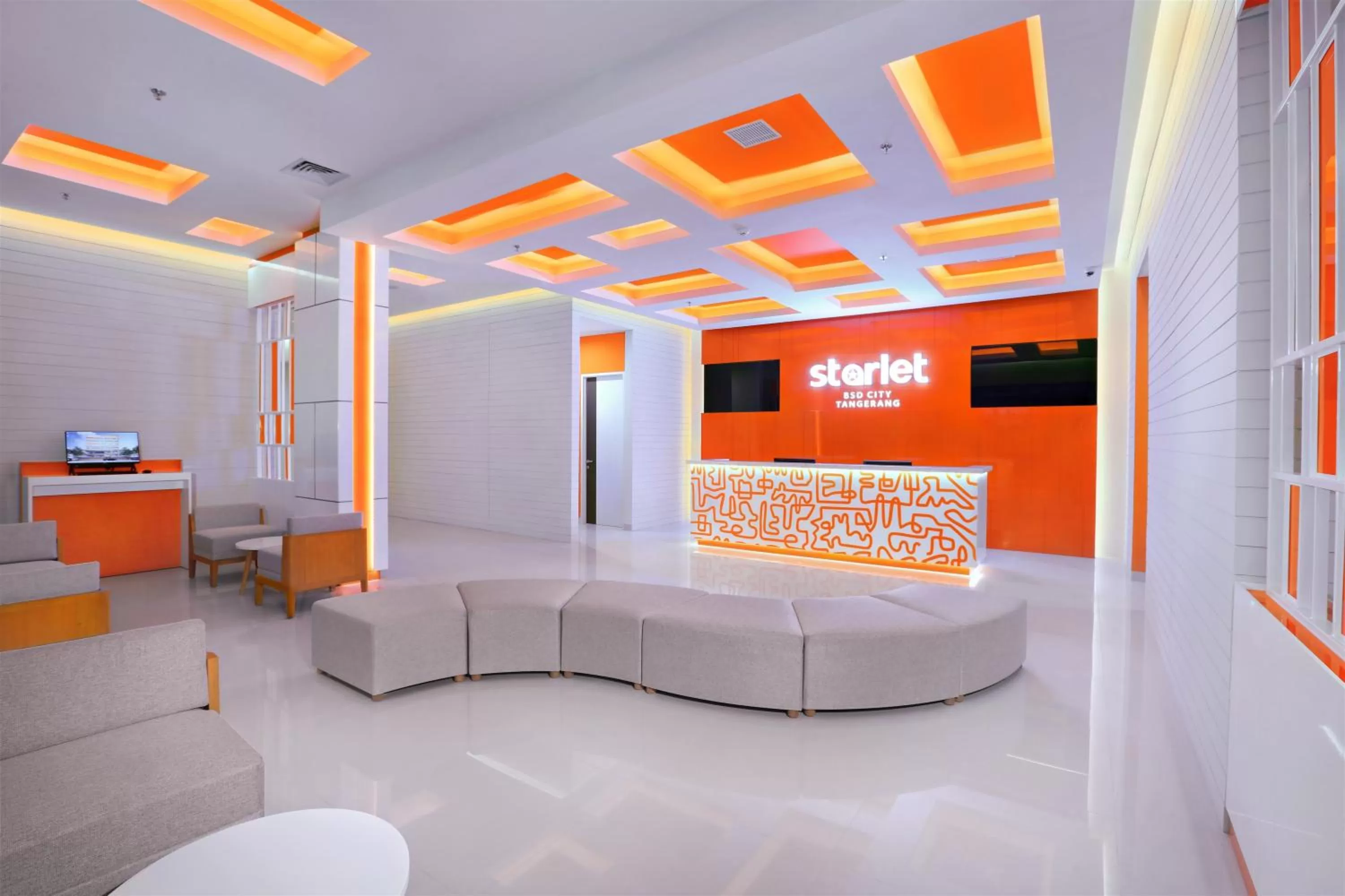 Lobby or reception in Starlet Hotel BSD City