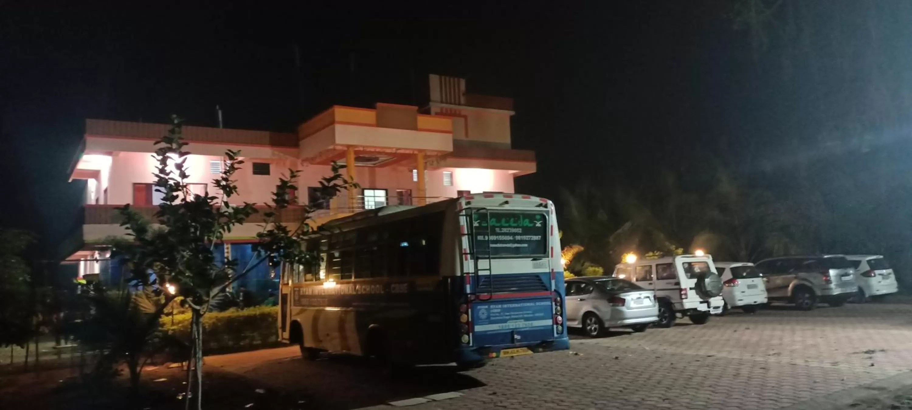 Hotel Nisarg Lodging And Restaurant