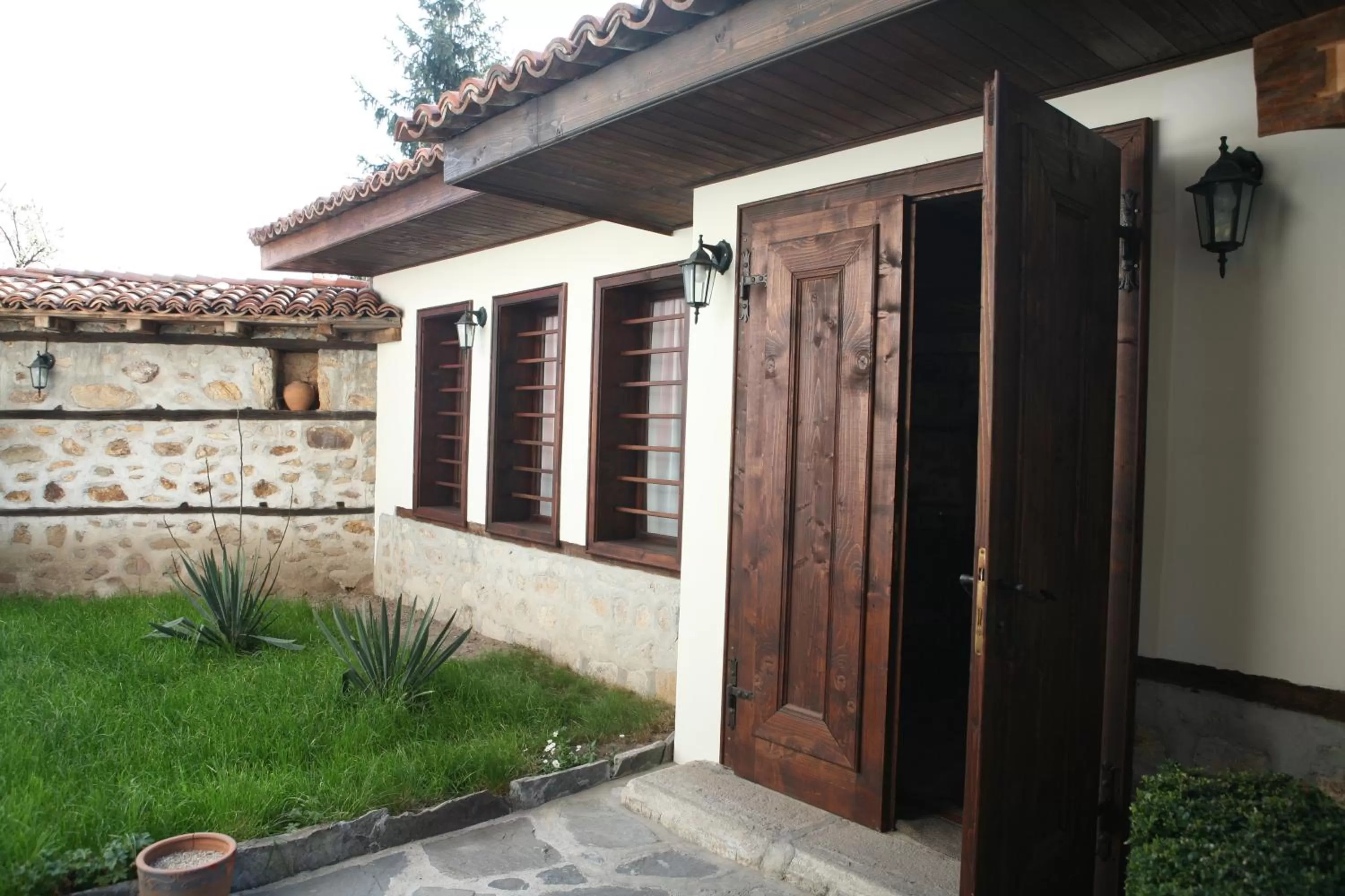 Restaurant/places to eat, Property Building in Djudjeva Kyshta Hotel