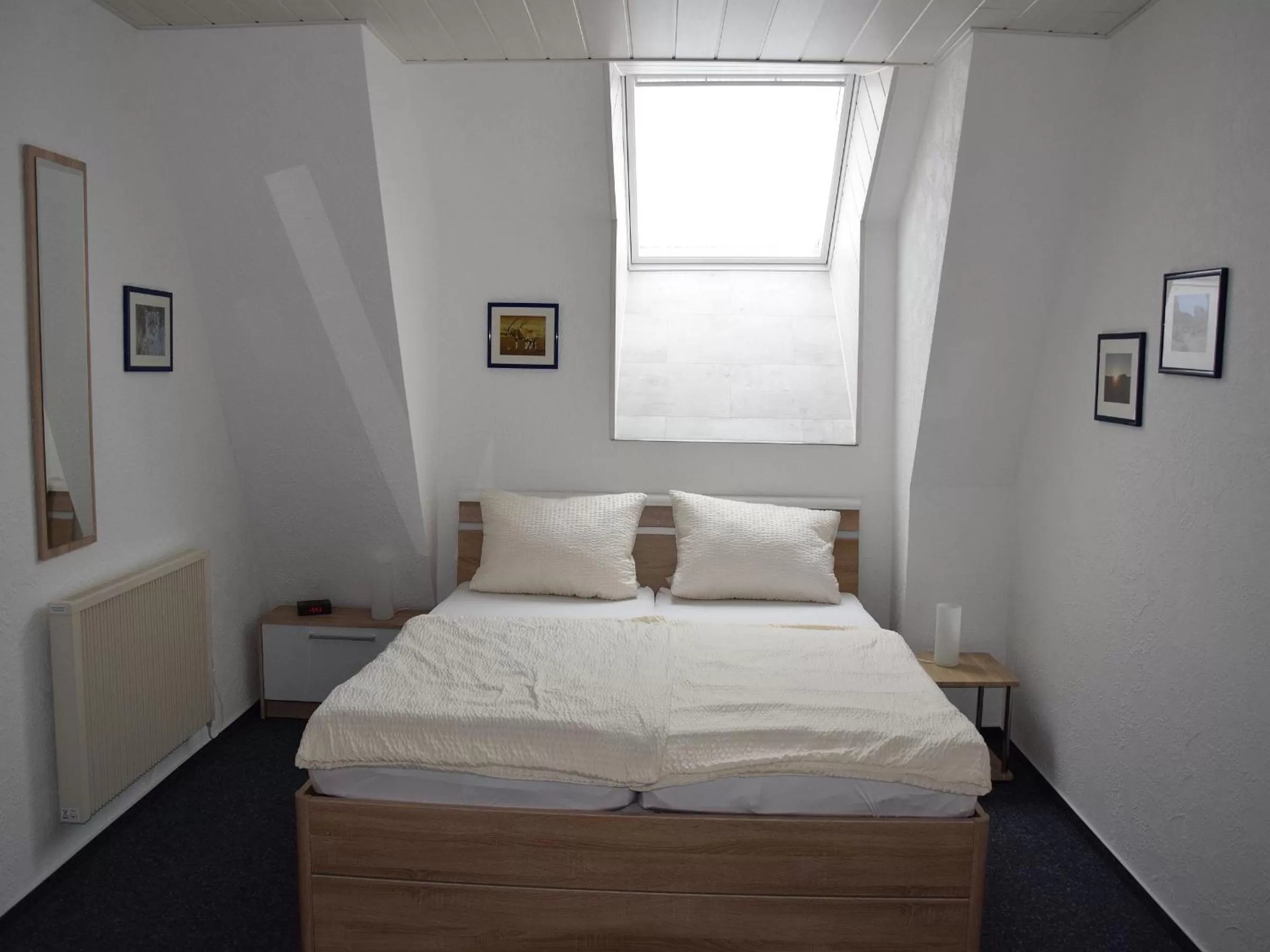 Photo of the whole room, Bed in Hotel Gästehaus Sonne