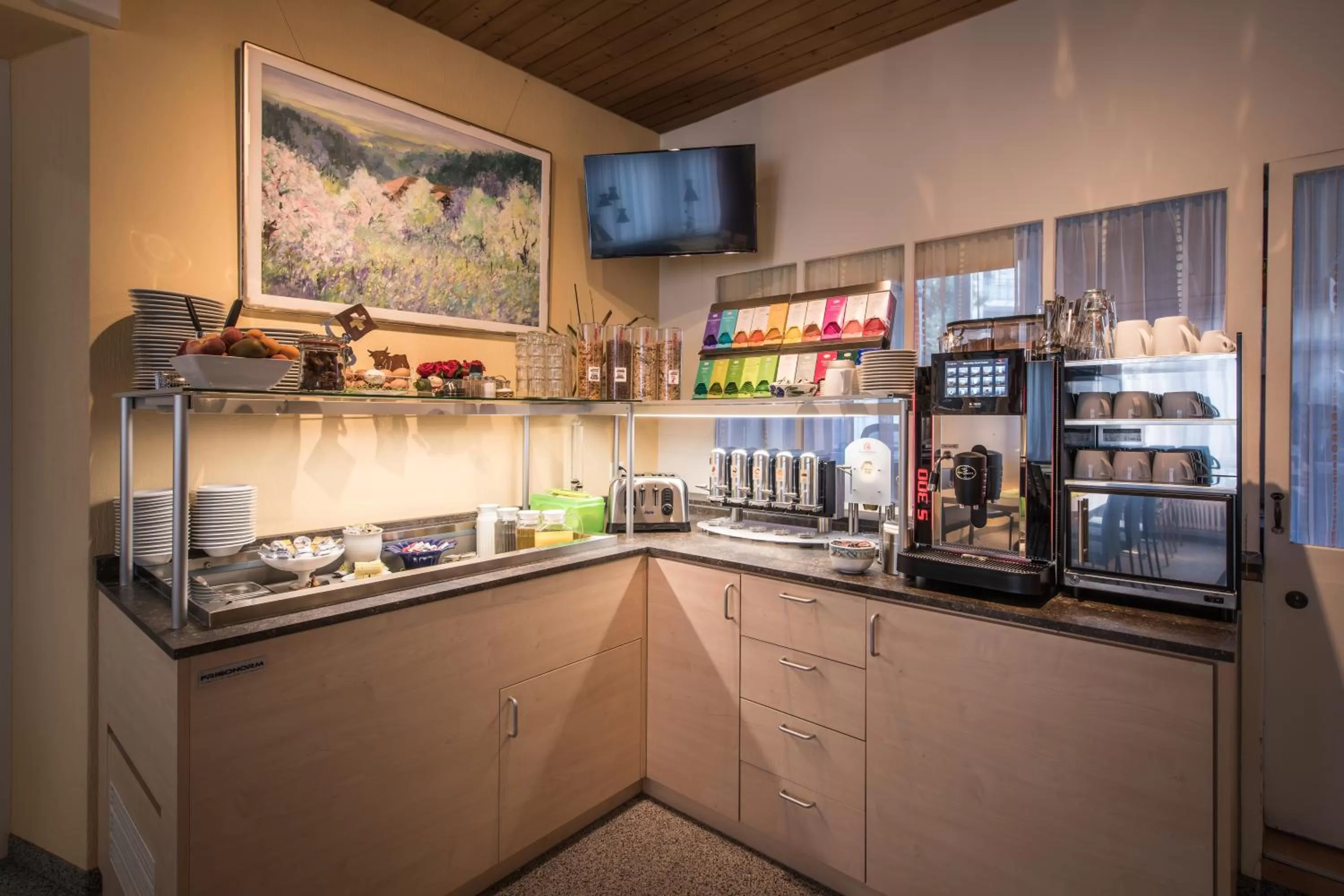 Breakfast in Hotel Derby Interlaken - self check-in