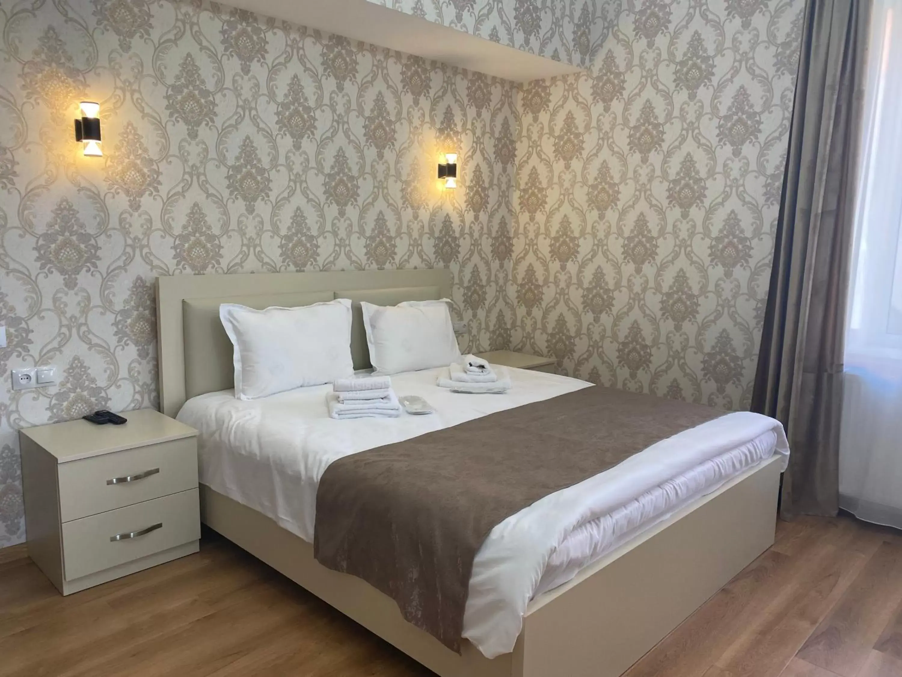 Family Room with Private Bathroom in Hotel Sharl Family Room with Private Bathroom in Hotel Sharl