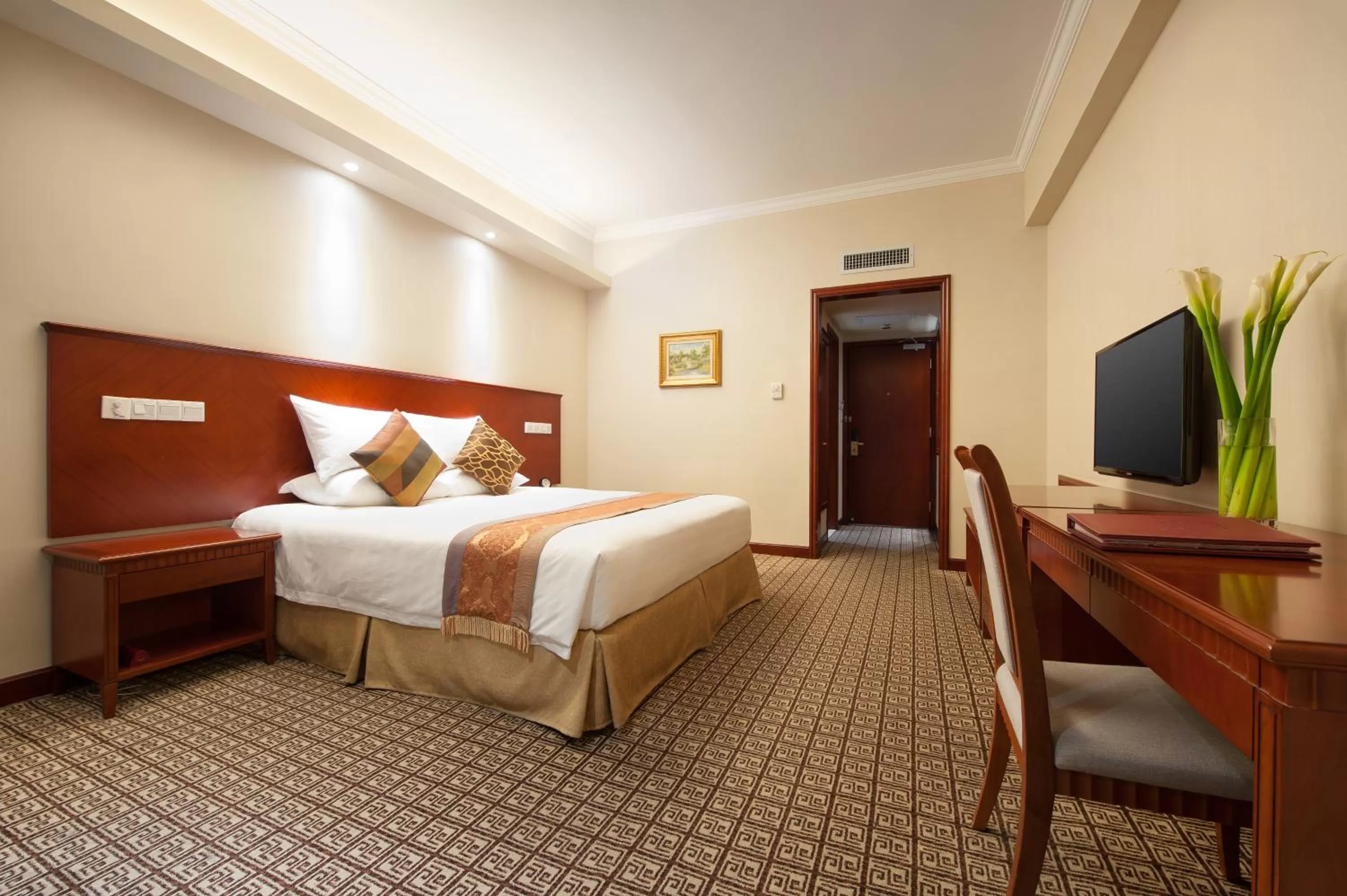 Bed in Ramada by Wyndham Pearl Guangzhou-Canton Fair Free Shuttle Bus