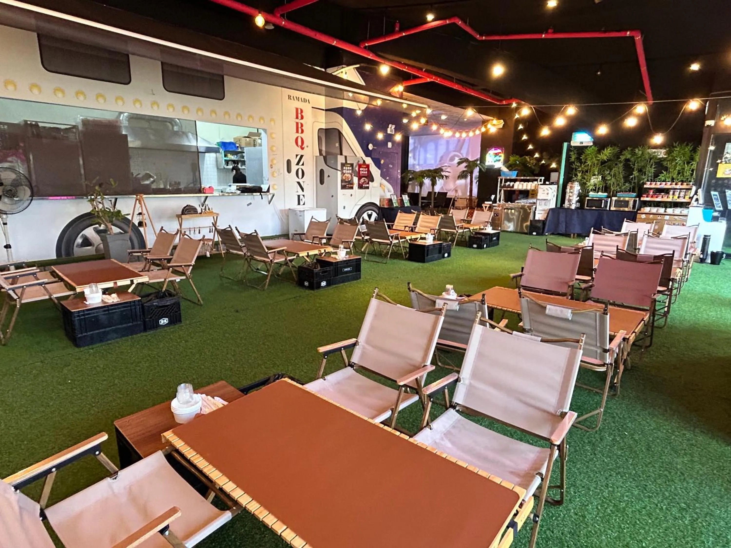 BBQ facilities in Ramada Plaza by Wyndham Dolsan Yeosu