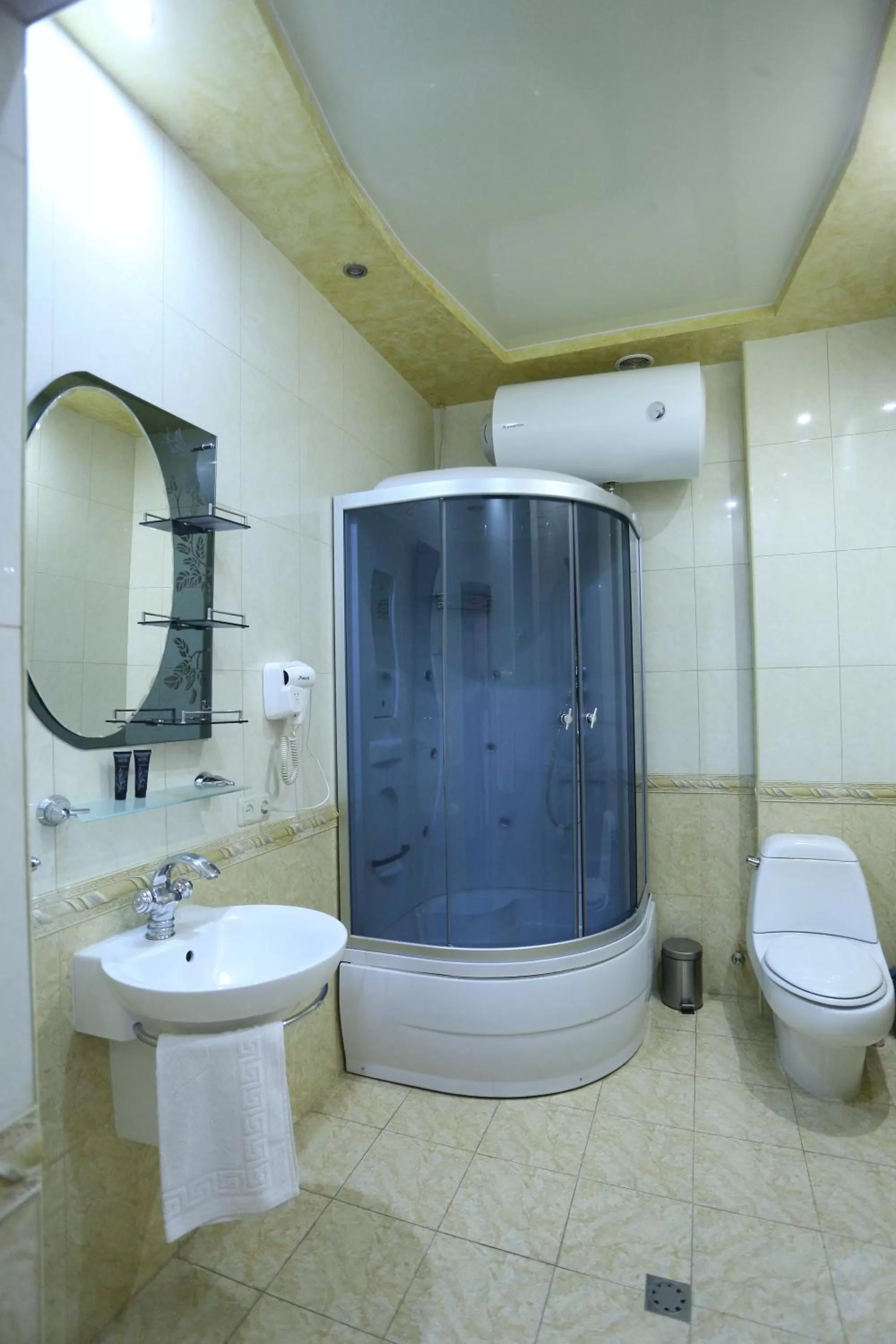 Bathroom in Vanatur Hotel