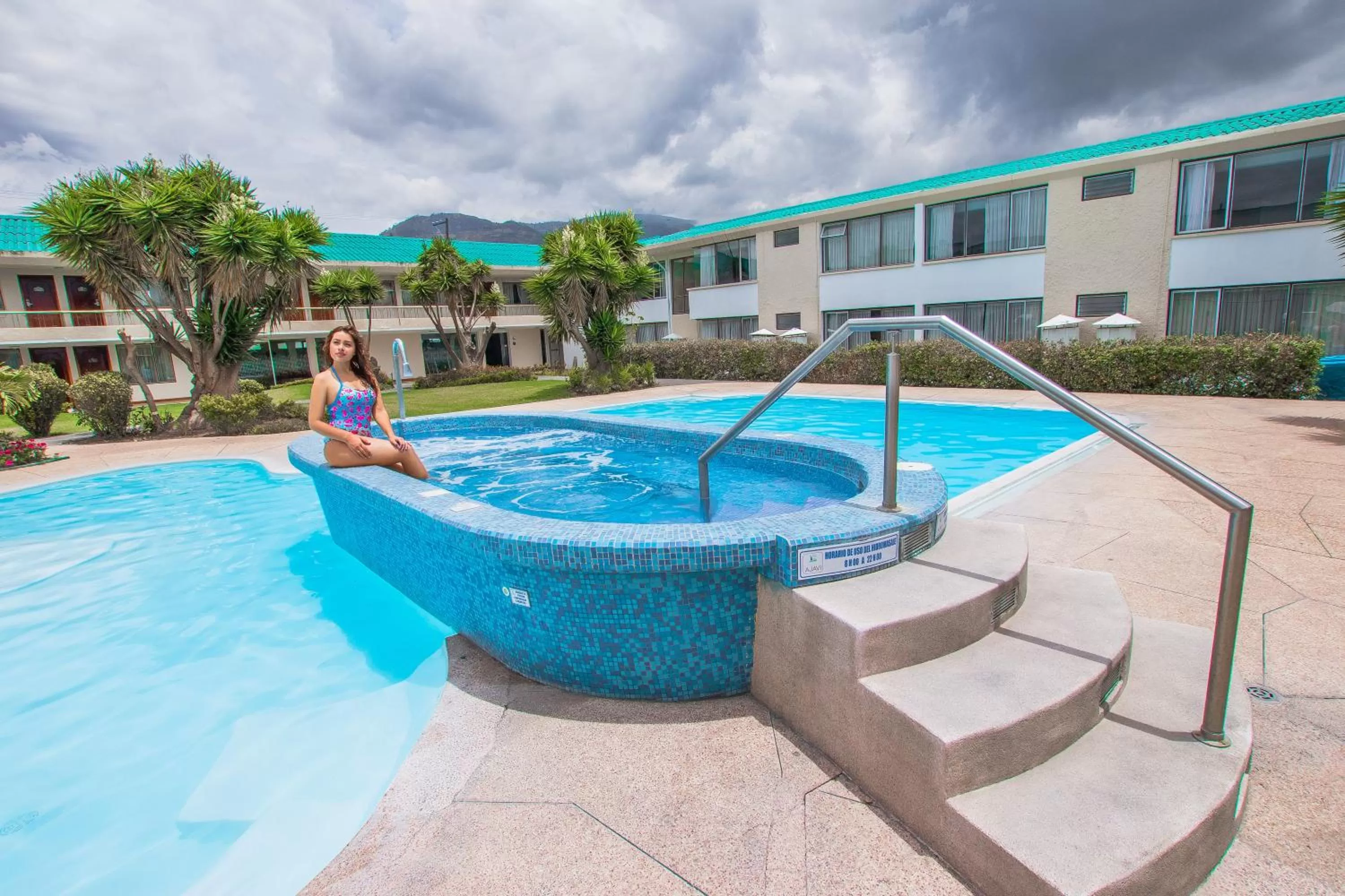 Garden, Swimming Pool in Hotel Ajavi
