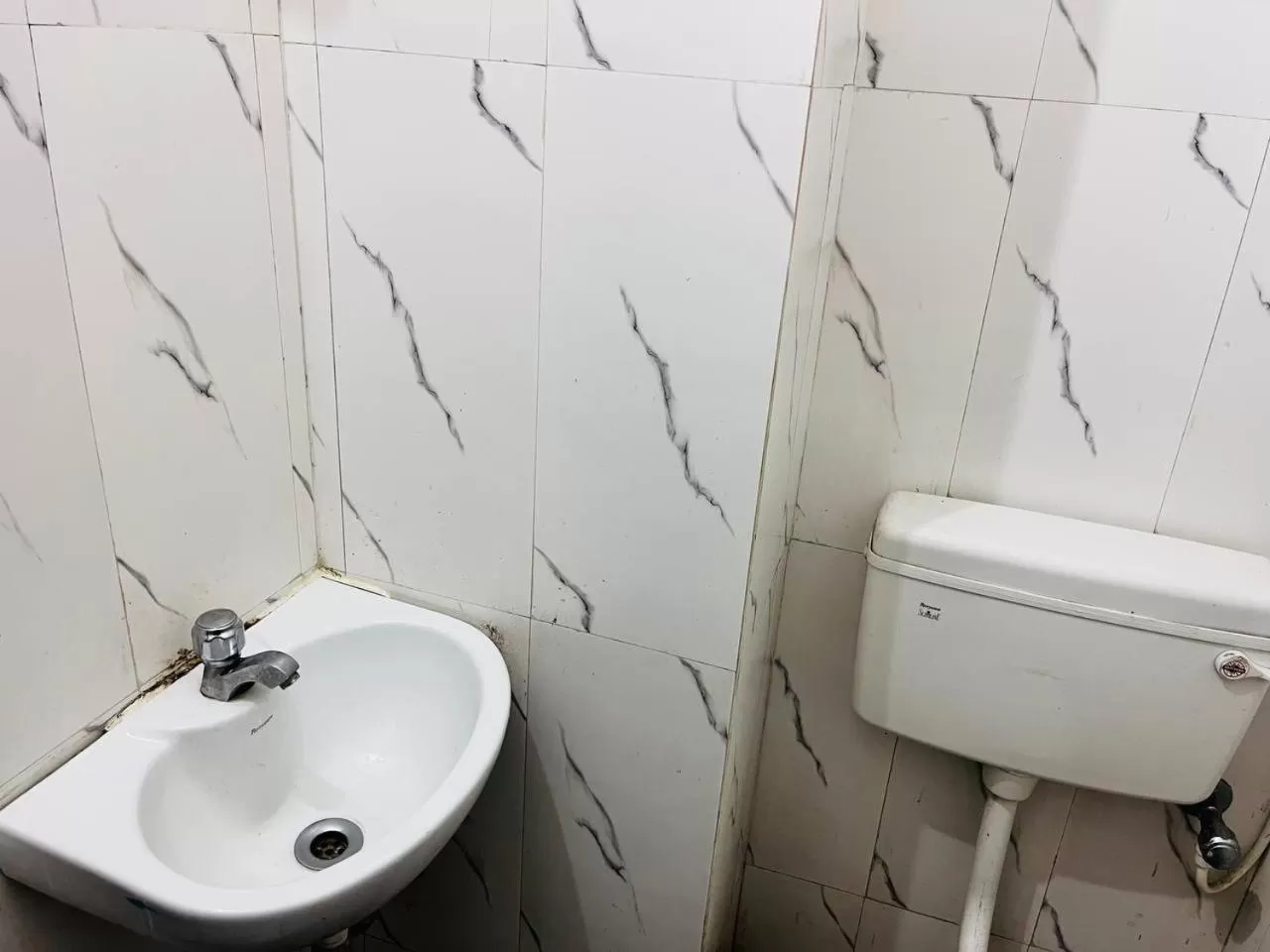 Toilet in Hotel Airlines