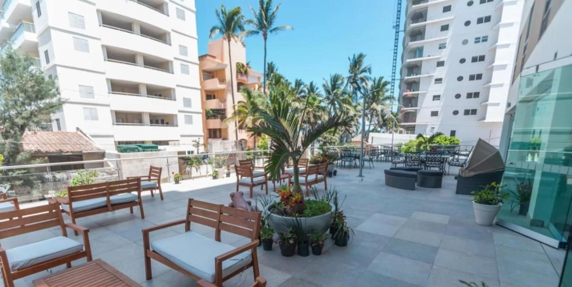 Balcony/Terrace in Hotel Ave Inn