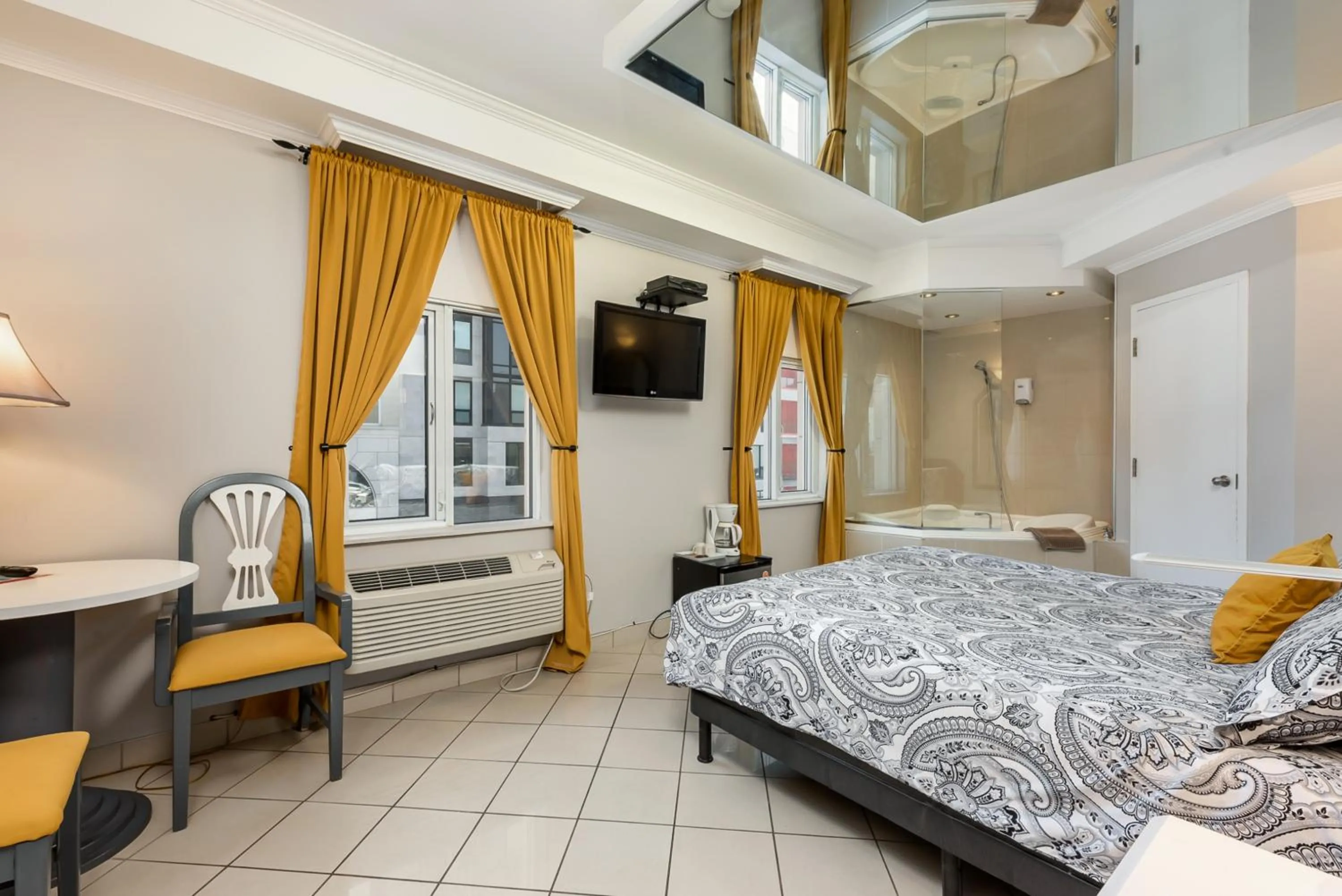 Bed in Samesun Montreal Hotel & Hostel