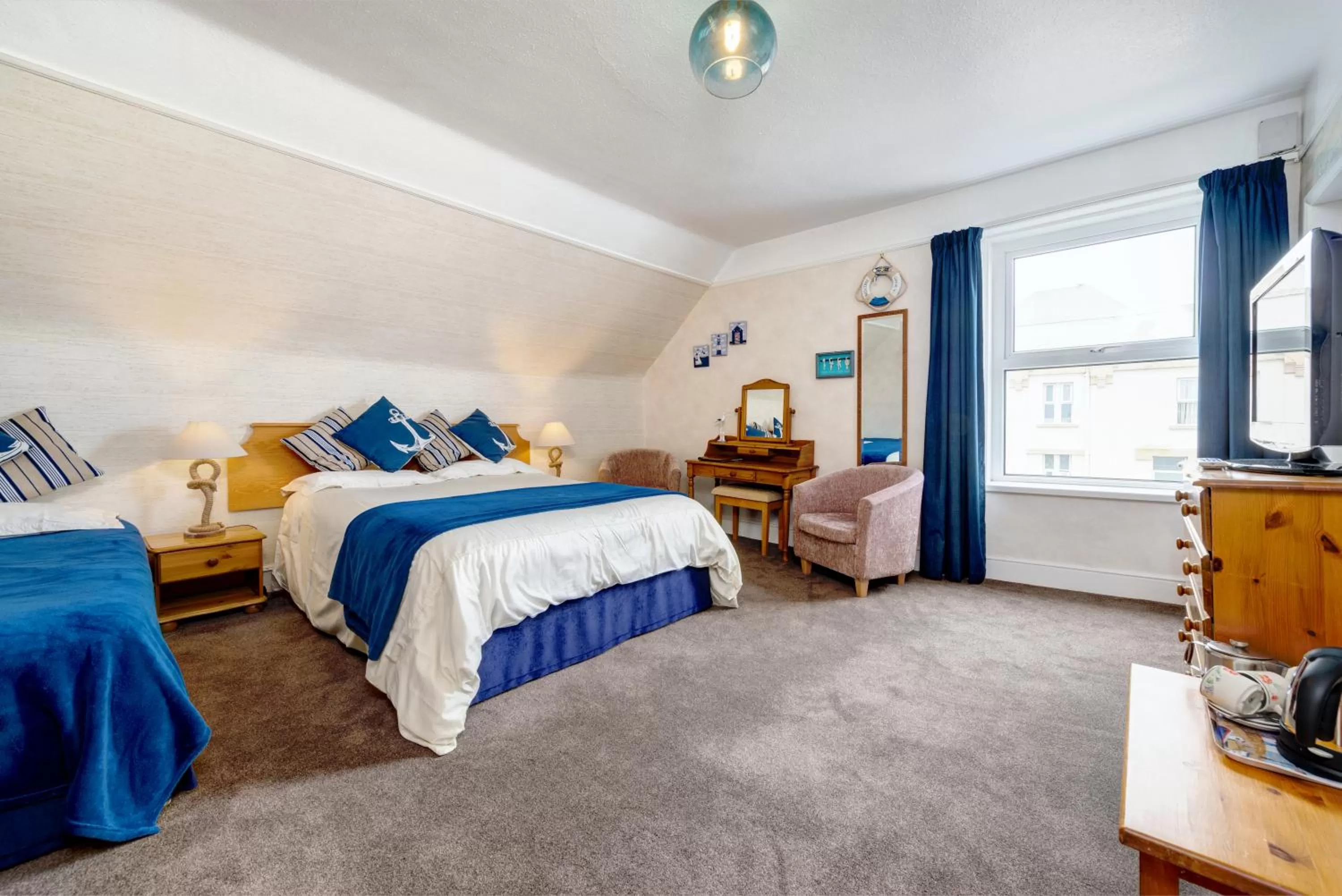 Photo of the whole room, Bed in Marine Hotel