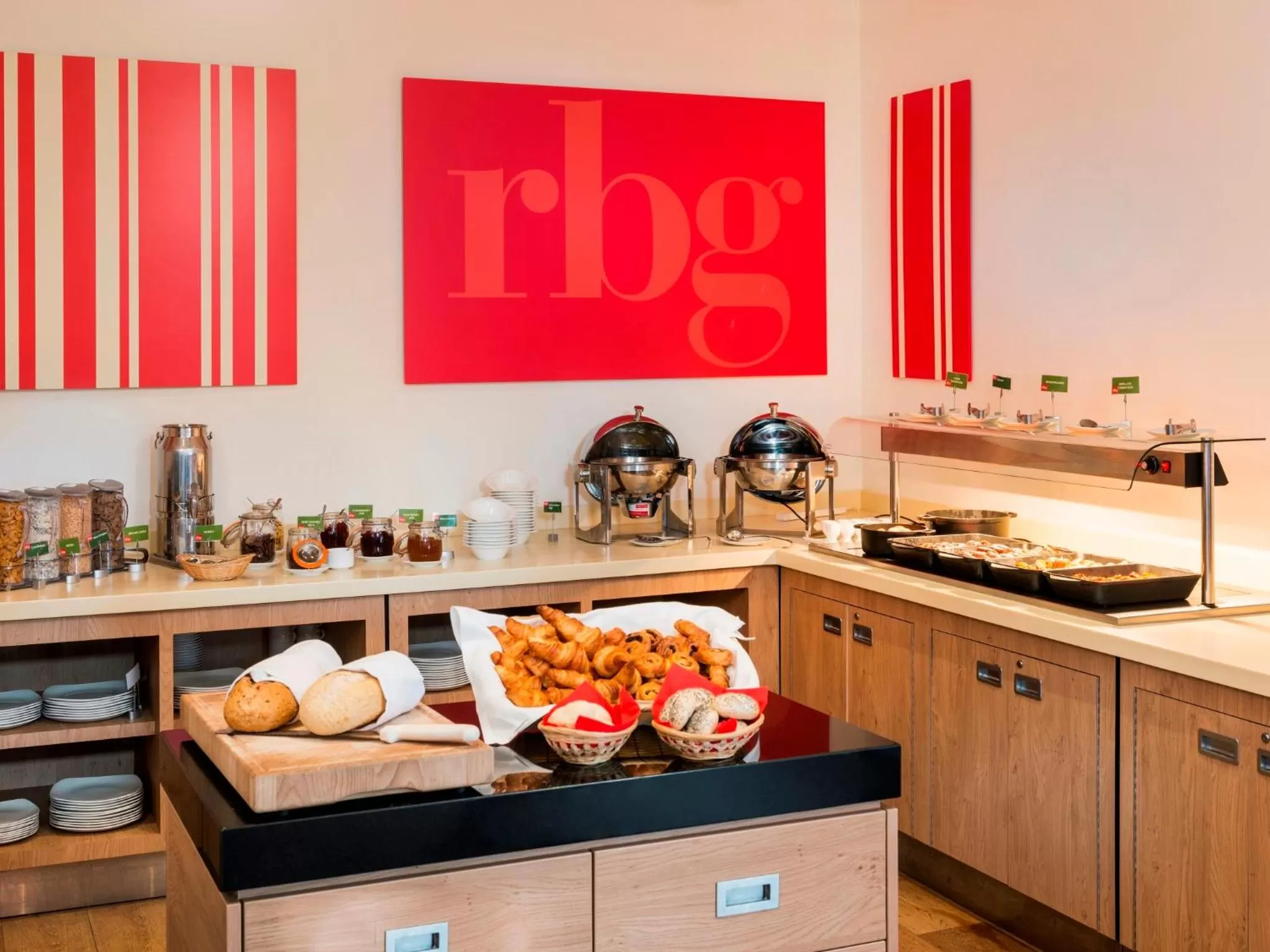 Restaurant/places to eat in Park Inn by Radisson Palace