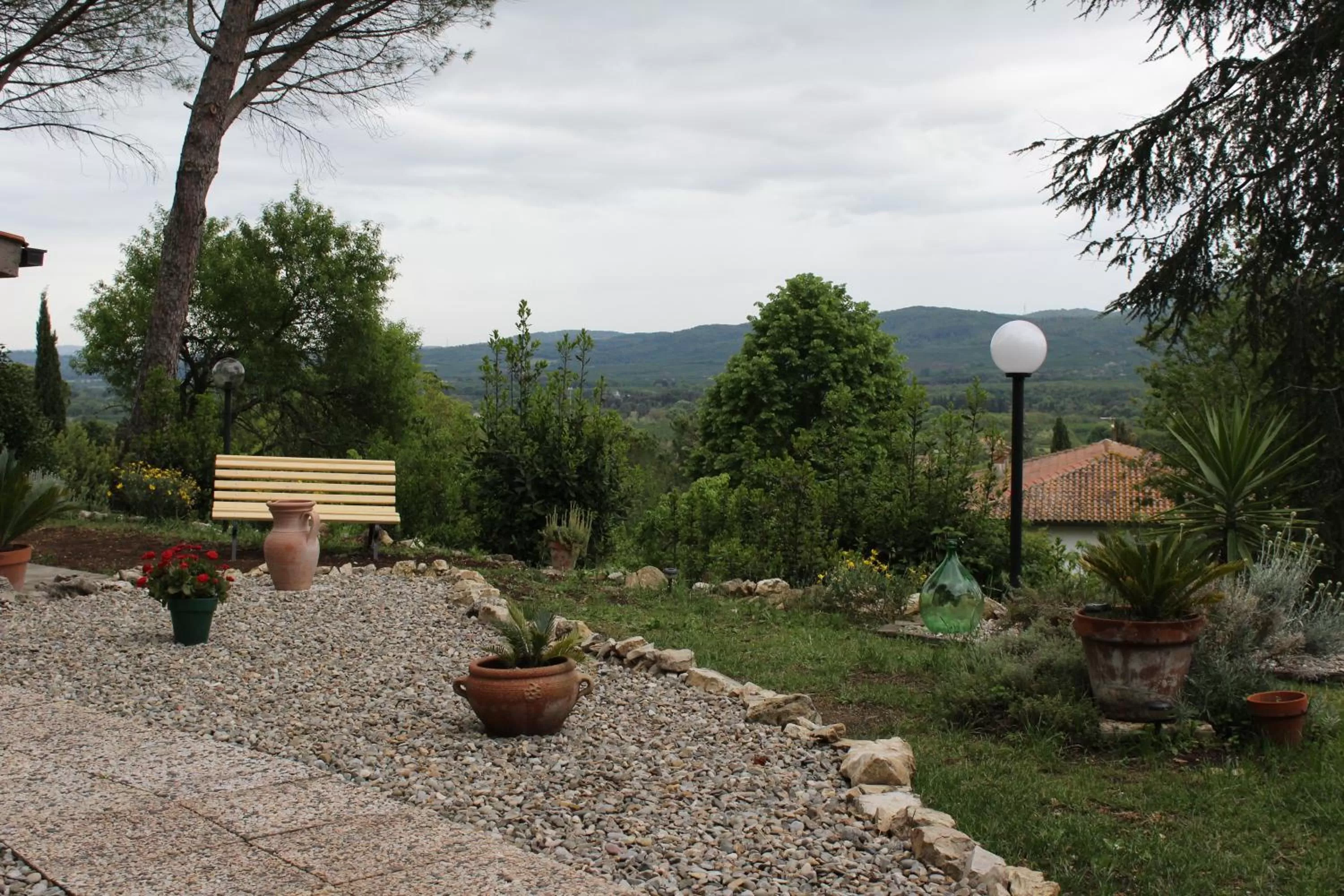 Garden view in Bed and Breakfast Romantica Evasione