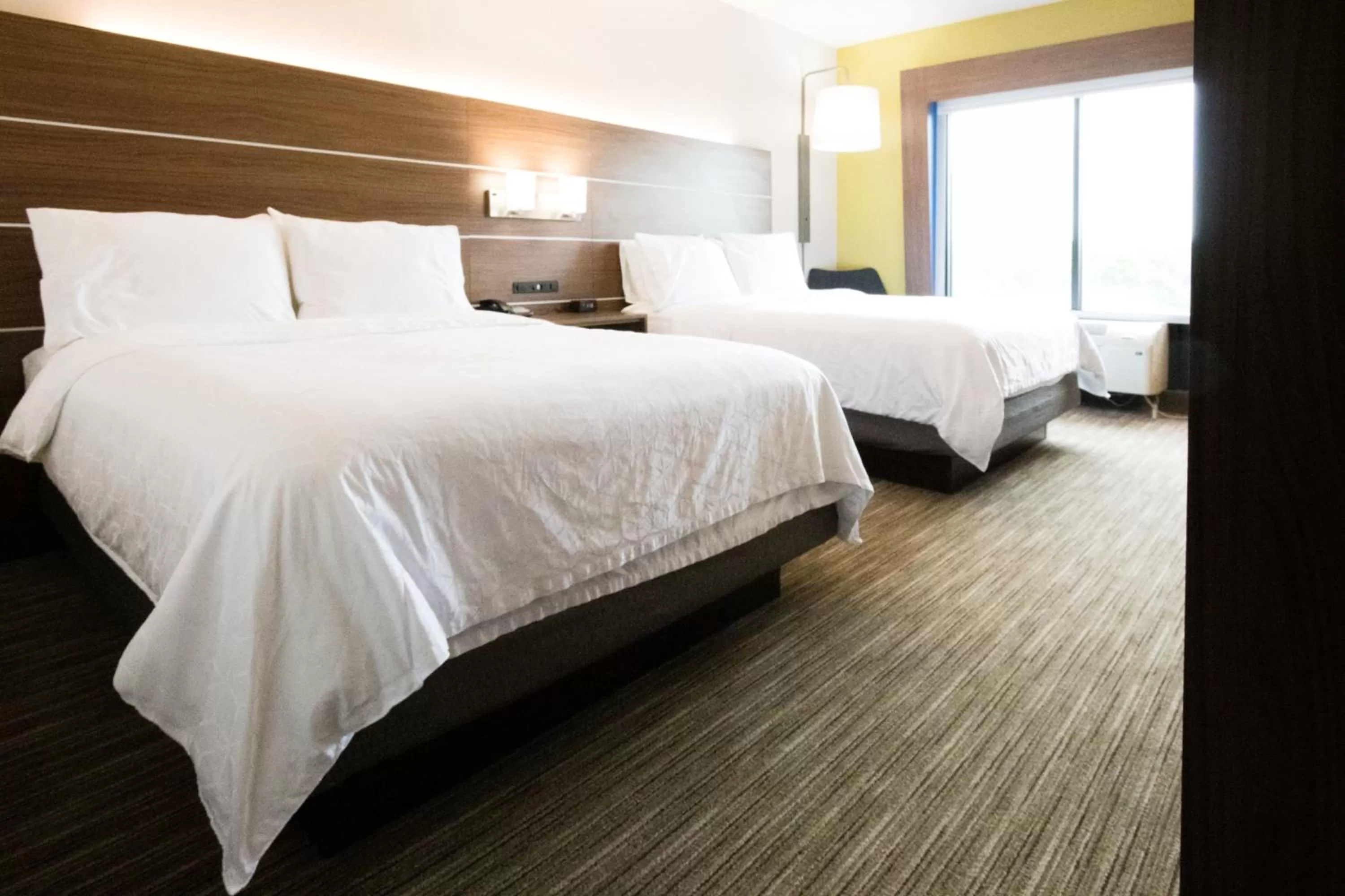 Photo of the whole room, Bed in Holiday Inn Express & Suites Lexington North West-The Vineyard by IHG