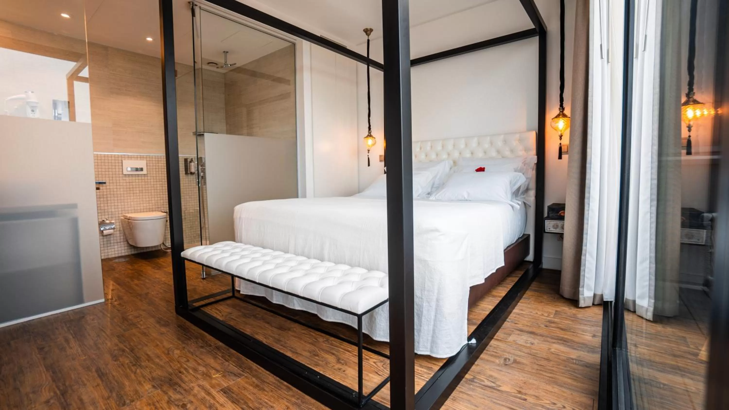 Bed in Hills Hotel Lisboa