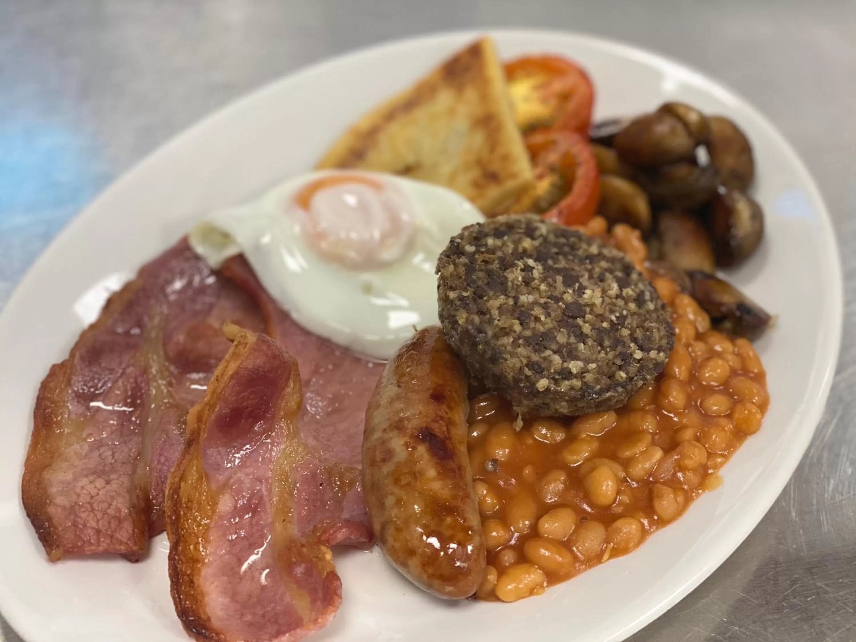 Food and drinks in Kings Arms Hotel