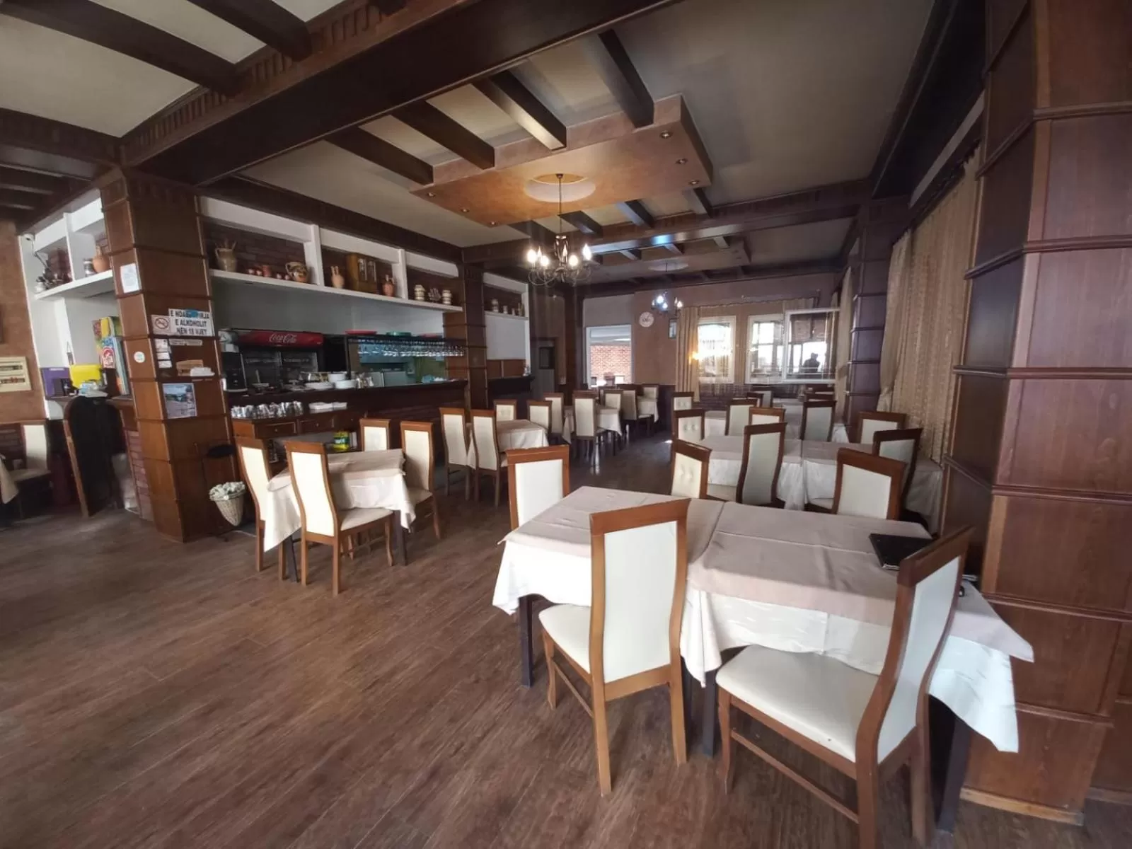 Restaurant/Places to Eat in Hotel Roma