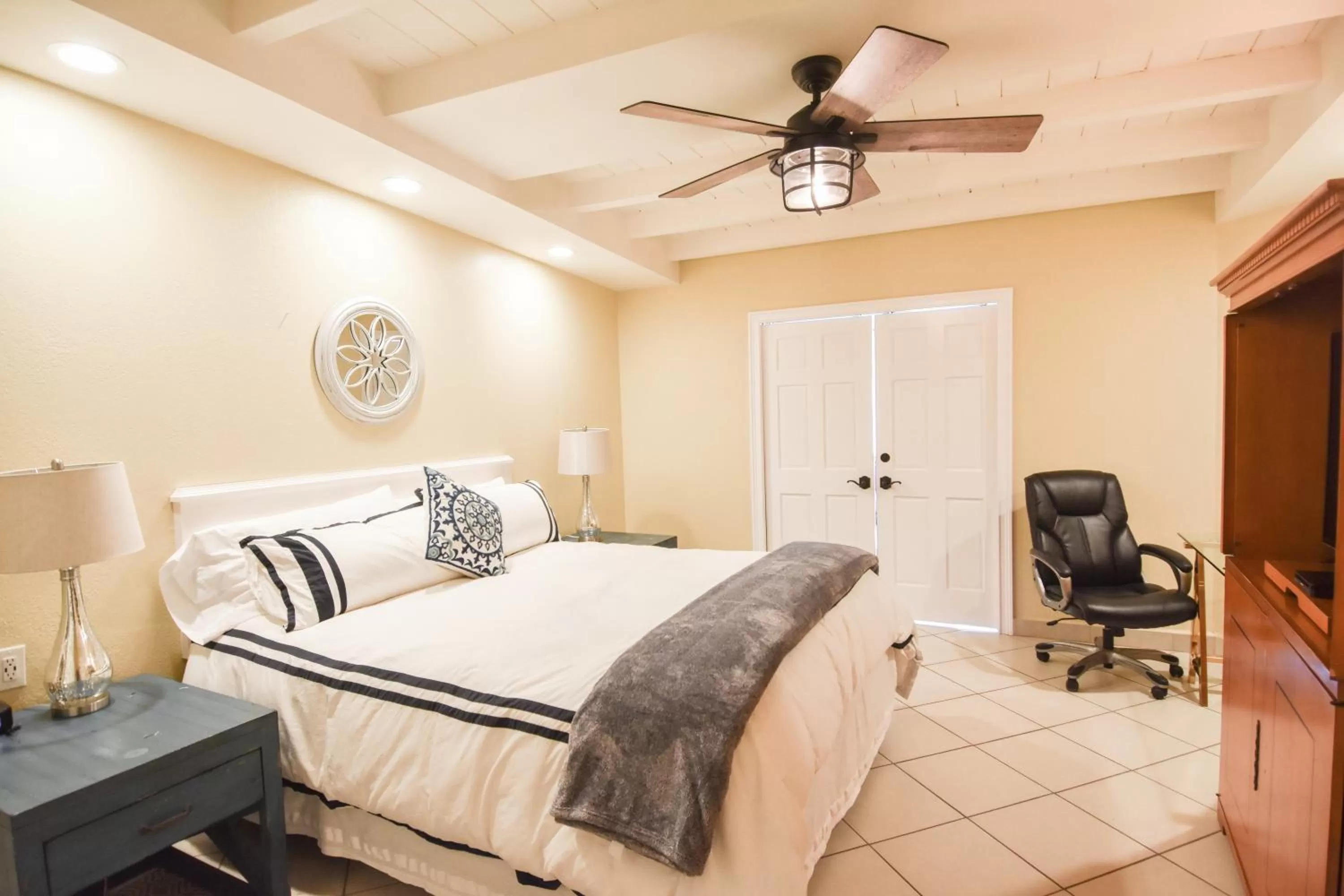 Bedroom, Bed in Quinta Pacifica Beachfront Villas