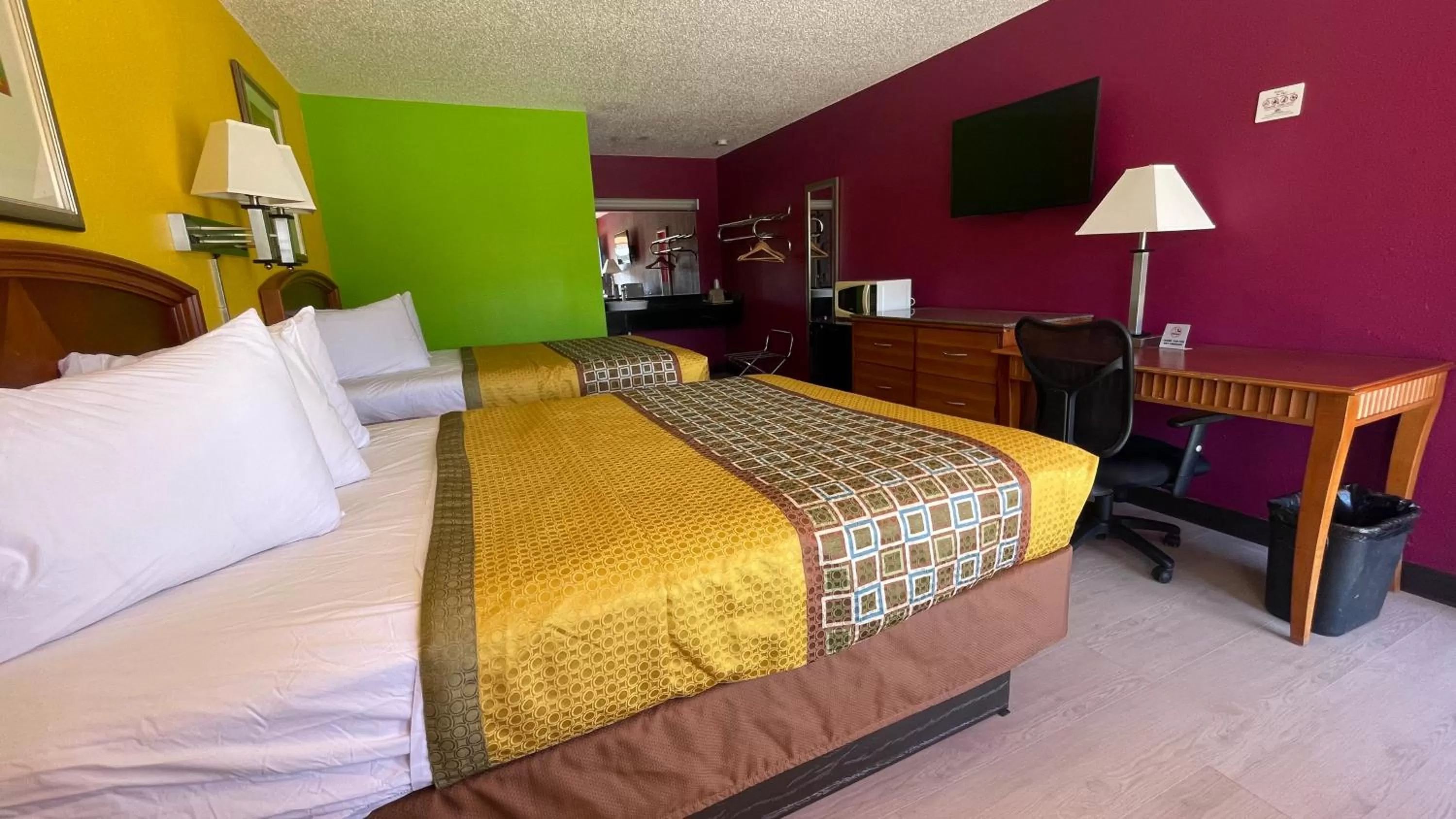 Photo of the whole room, Bed in Morning Star Inn