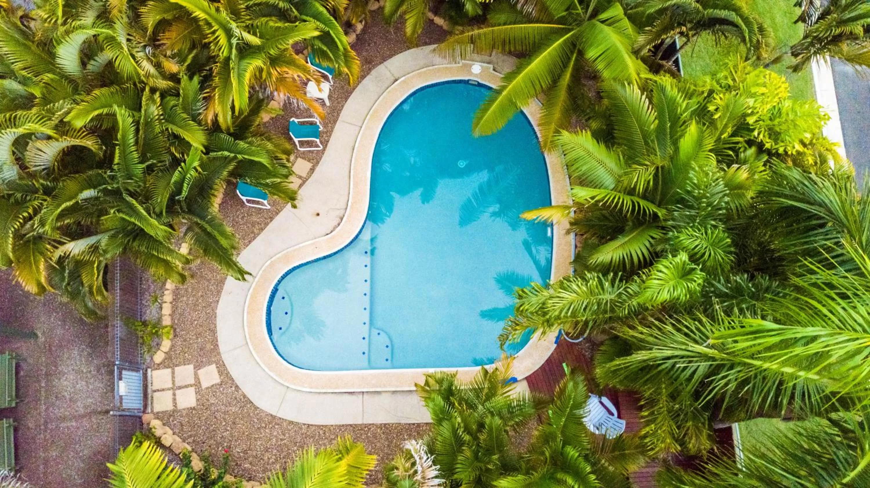 Swimming pool in Tin Can Bay Motel