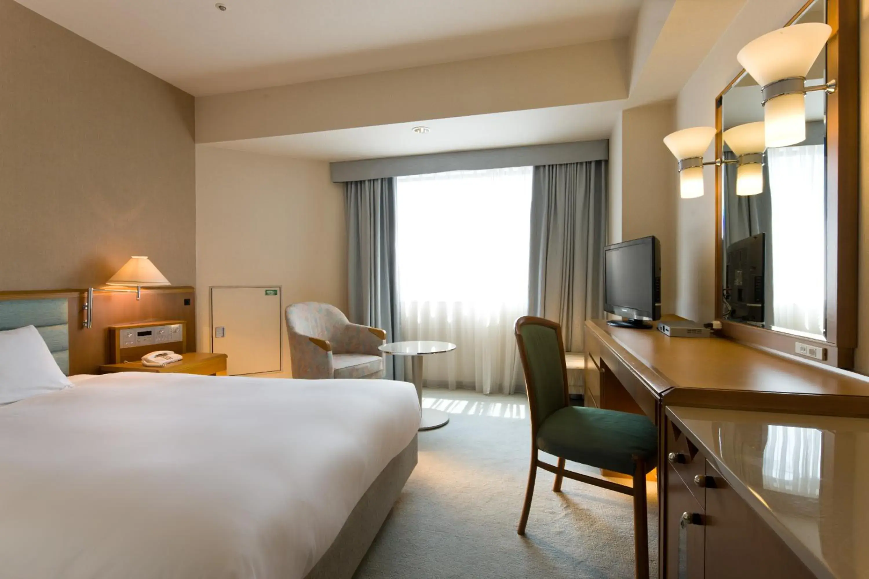 Double Room with Small Double Bed - single occupancy - Smoking in Miyako Hotel Amagasaki Double Room with Small Double Bed - single occupancy - Smoking in Miyako Hotel Amagasaki