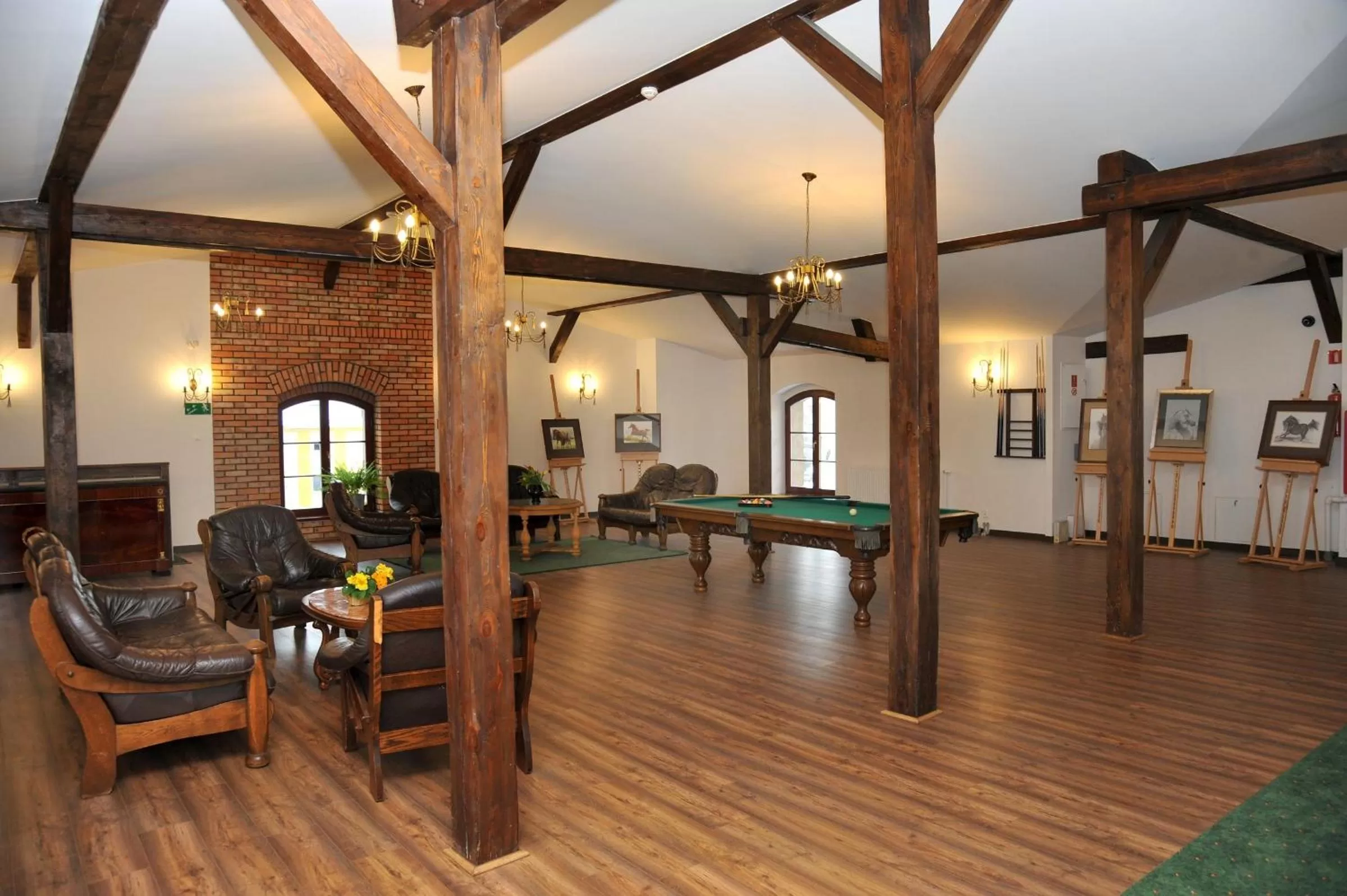 Billiard in Hotel Sandro Silver & Spichlerz Antoniny