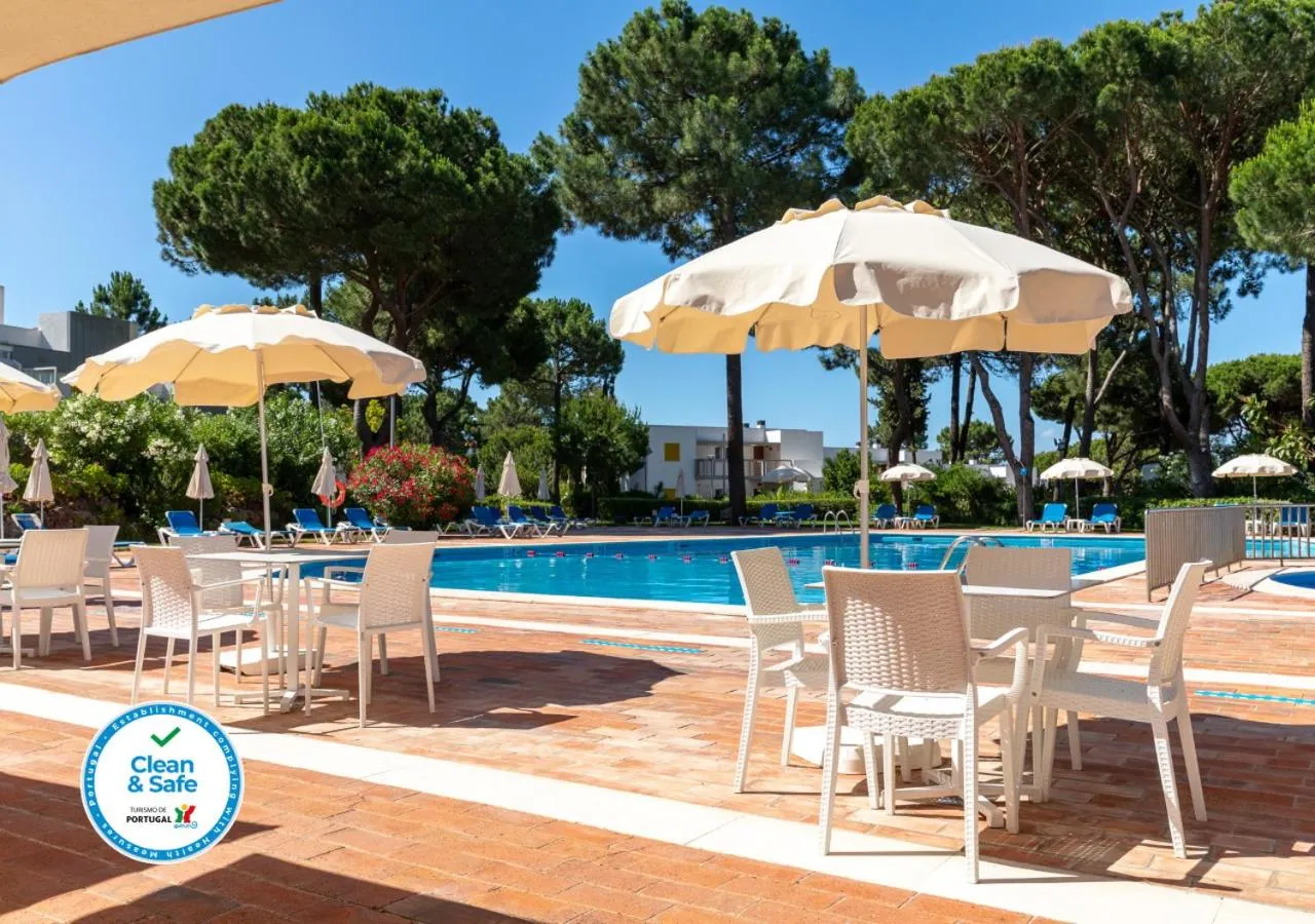 Restaurant/places to eat in Apartamentos Turisticos Pinhal Da Marina