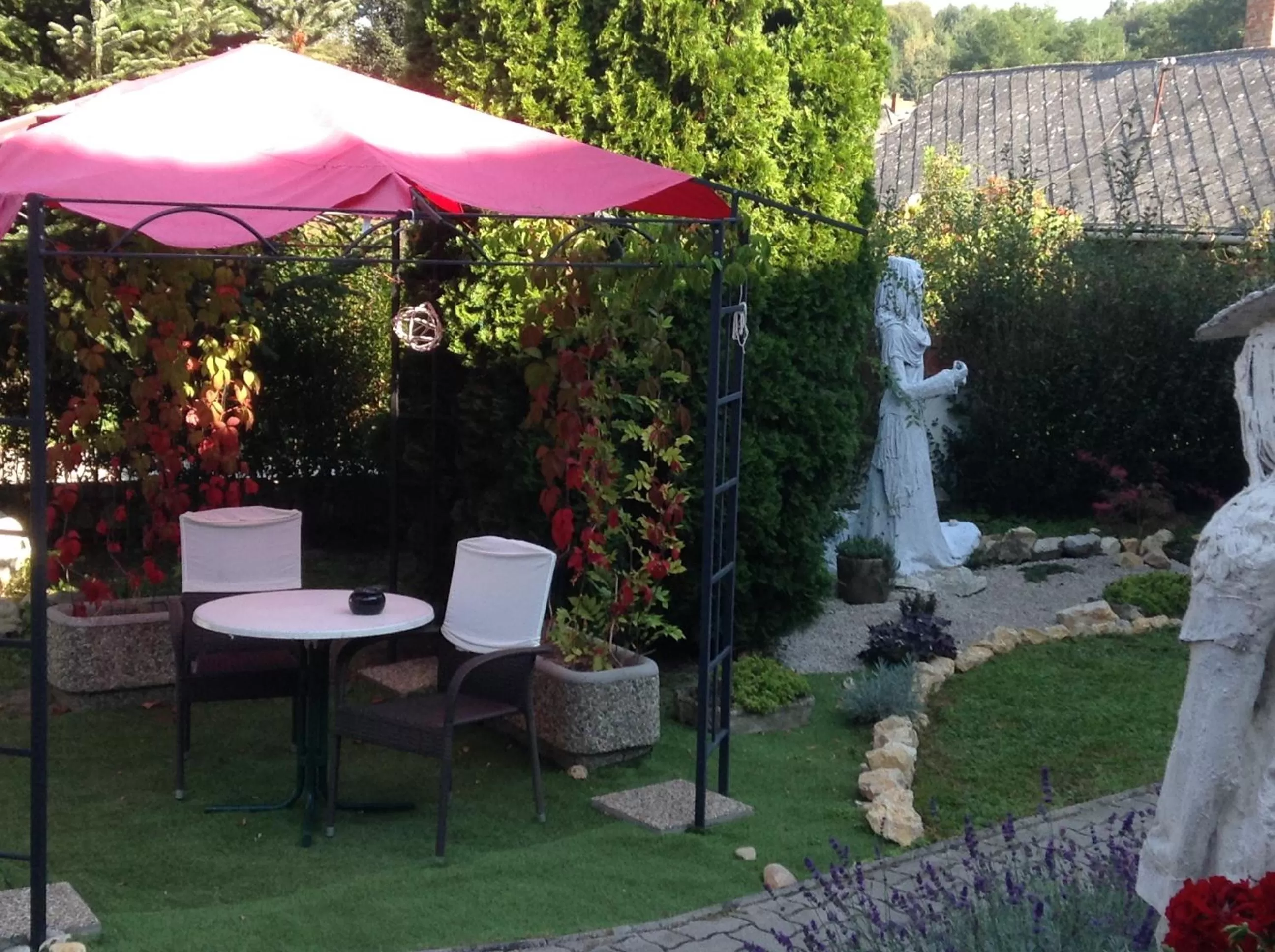 Property building, Garden in Hotel Zsida