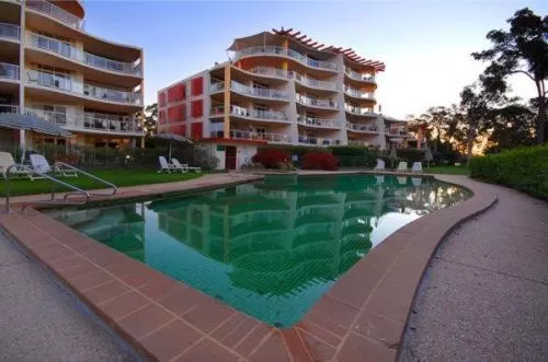 Swimming pool, Property Building in Magnolia Lane Apartments