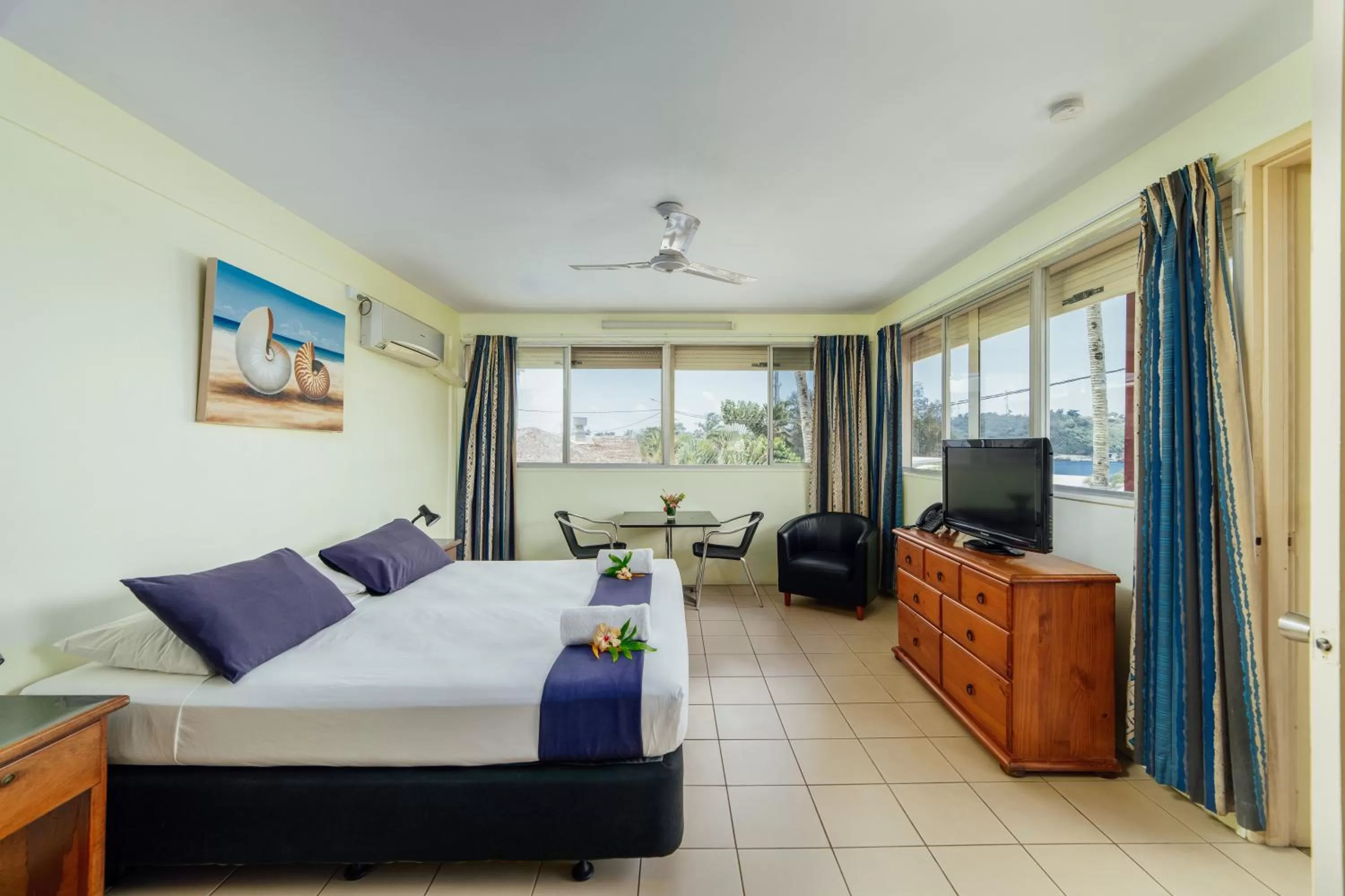 Photo of the whole room, Bed in Kaiviti Motel