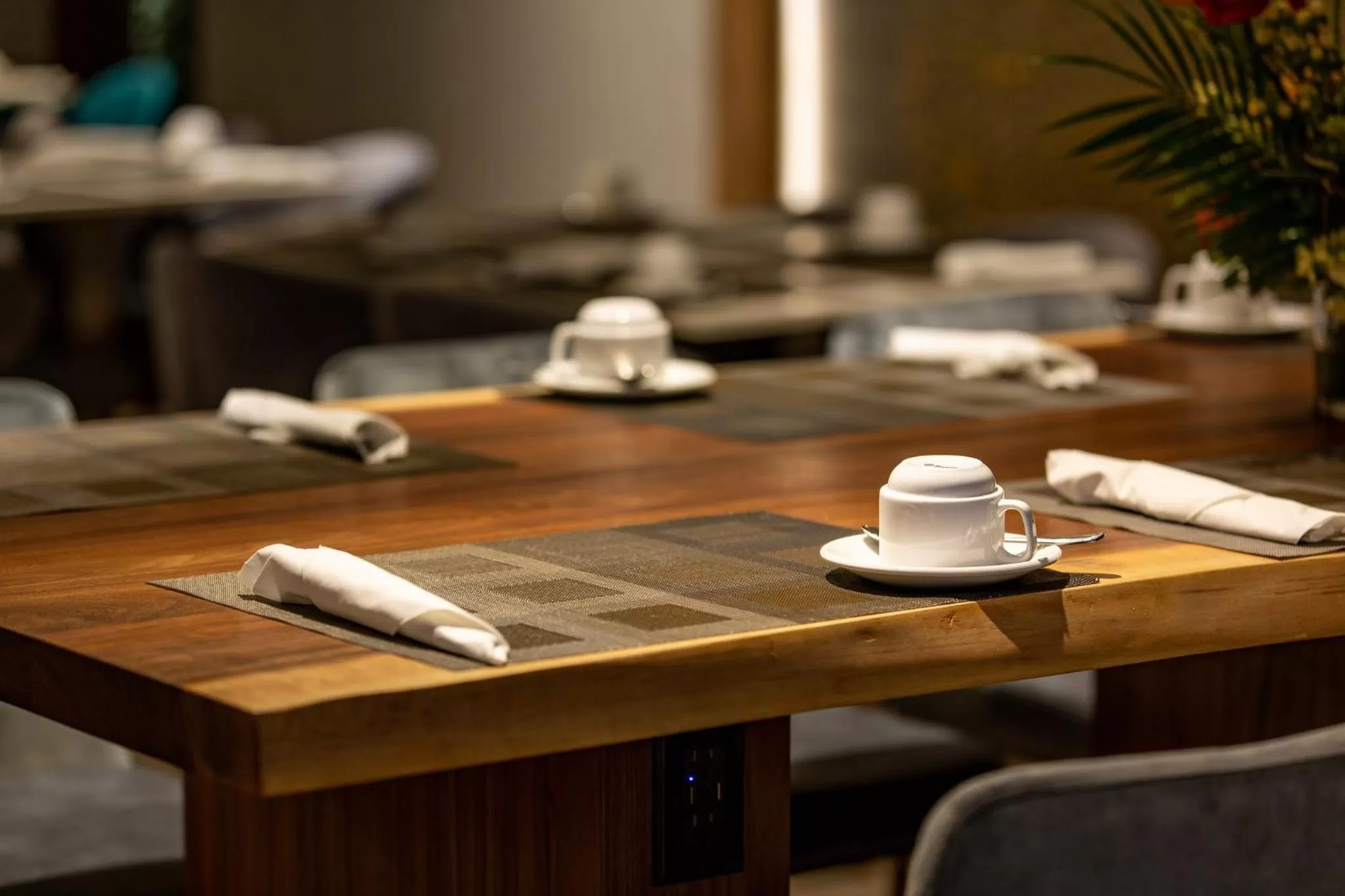 Restaurant/places to eat in Holiday Inn Toronto Downtown Centre by IHG