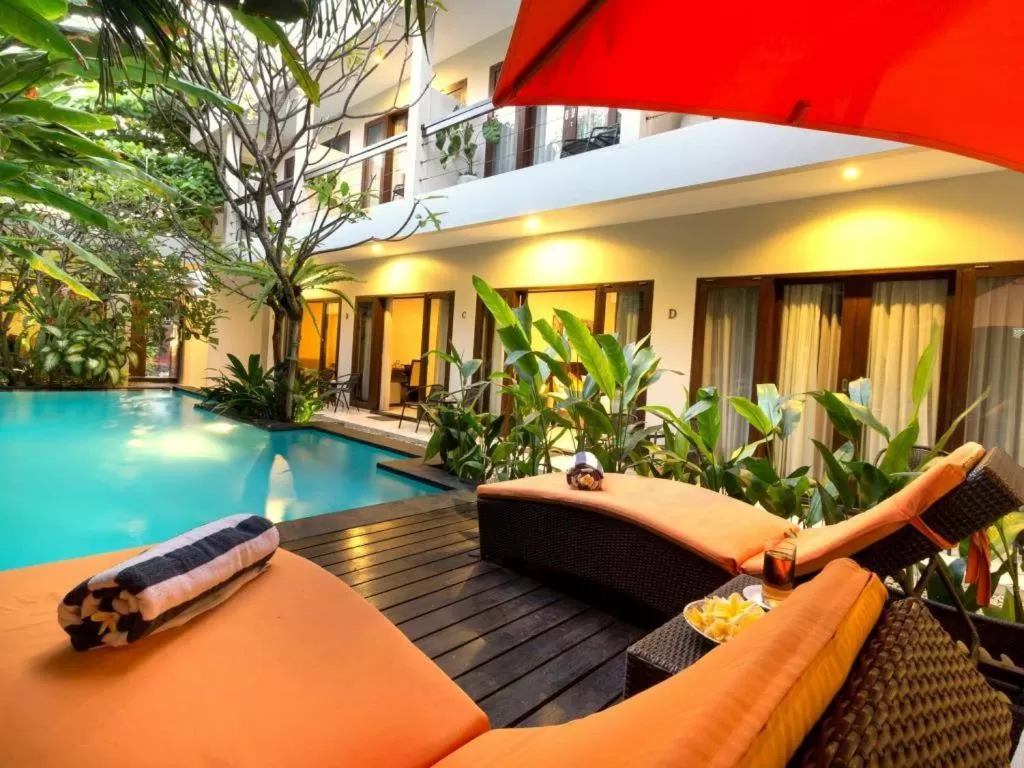 Swimming pool in The Pavilion Hotel Kuta