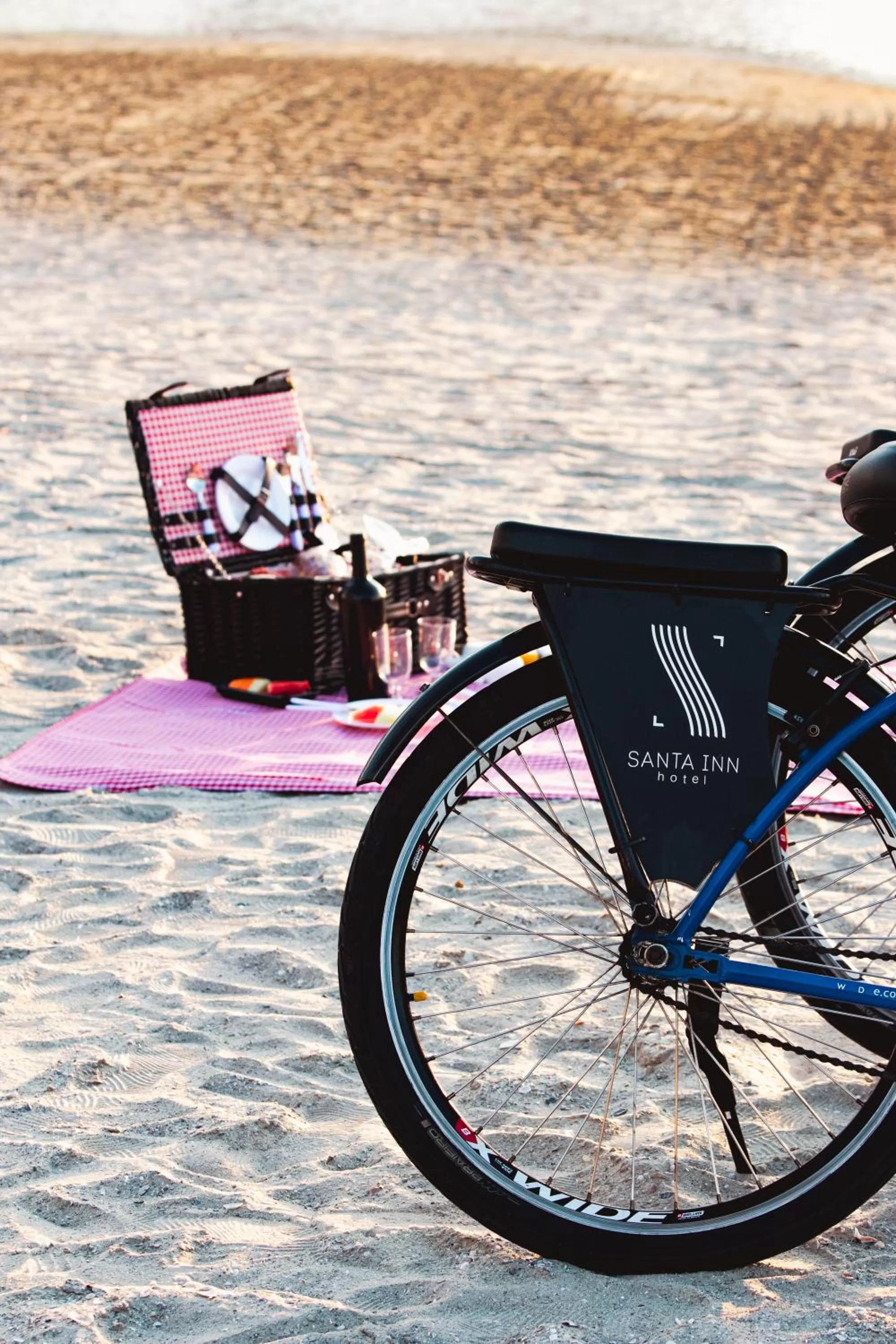 Beach in Santa Inn Hotel