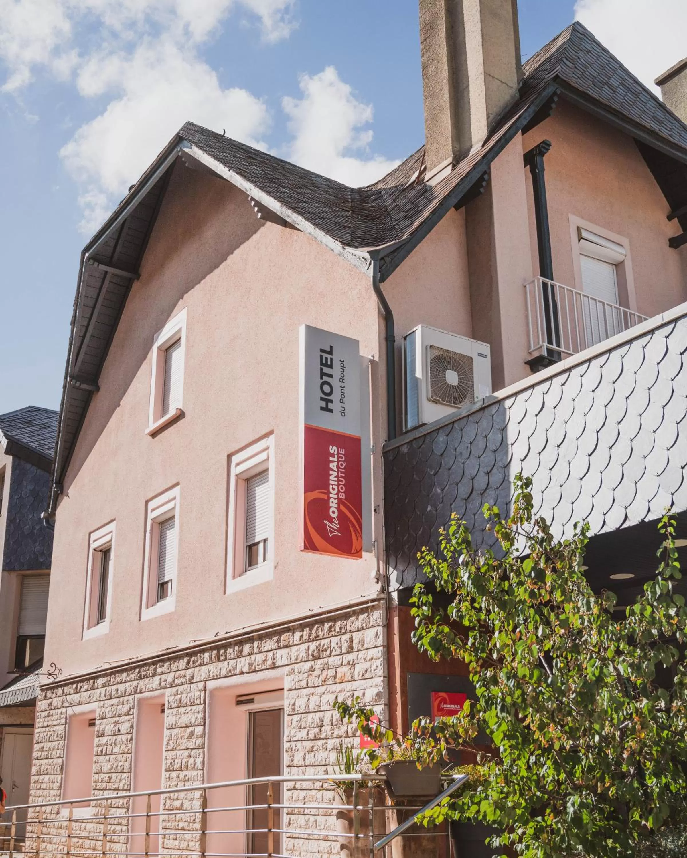 Property building in The Originals Boutique, Hôtel du Pont Roupt, Mende